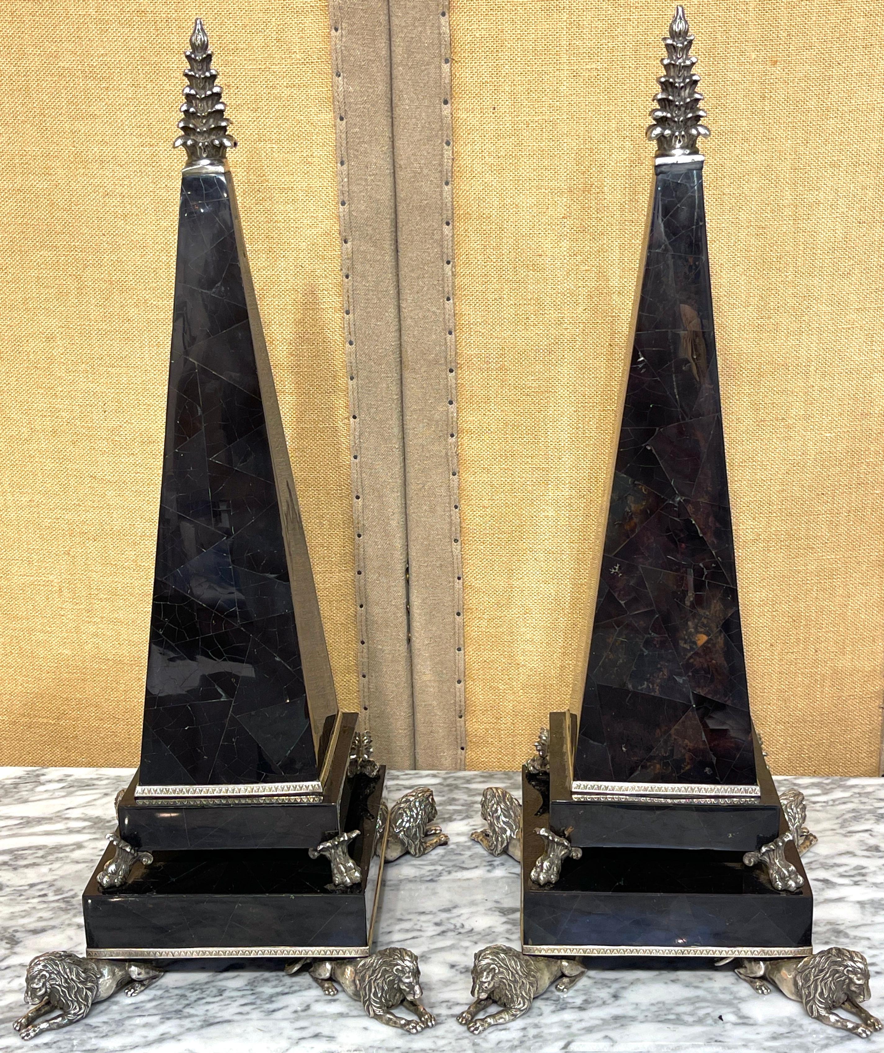 Néoclassique Large Pair Silverplated Bronze & Inlaid Coconut Shell Lion Motif Obelisks en vente