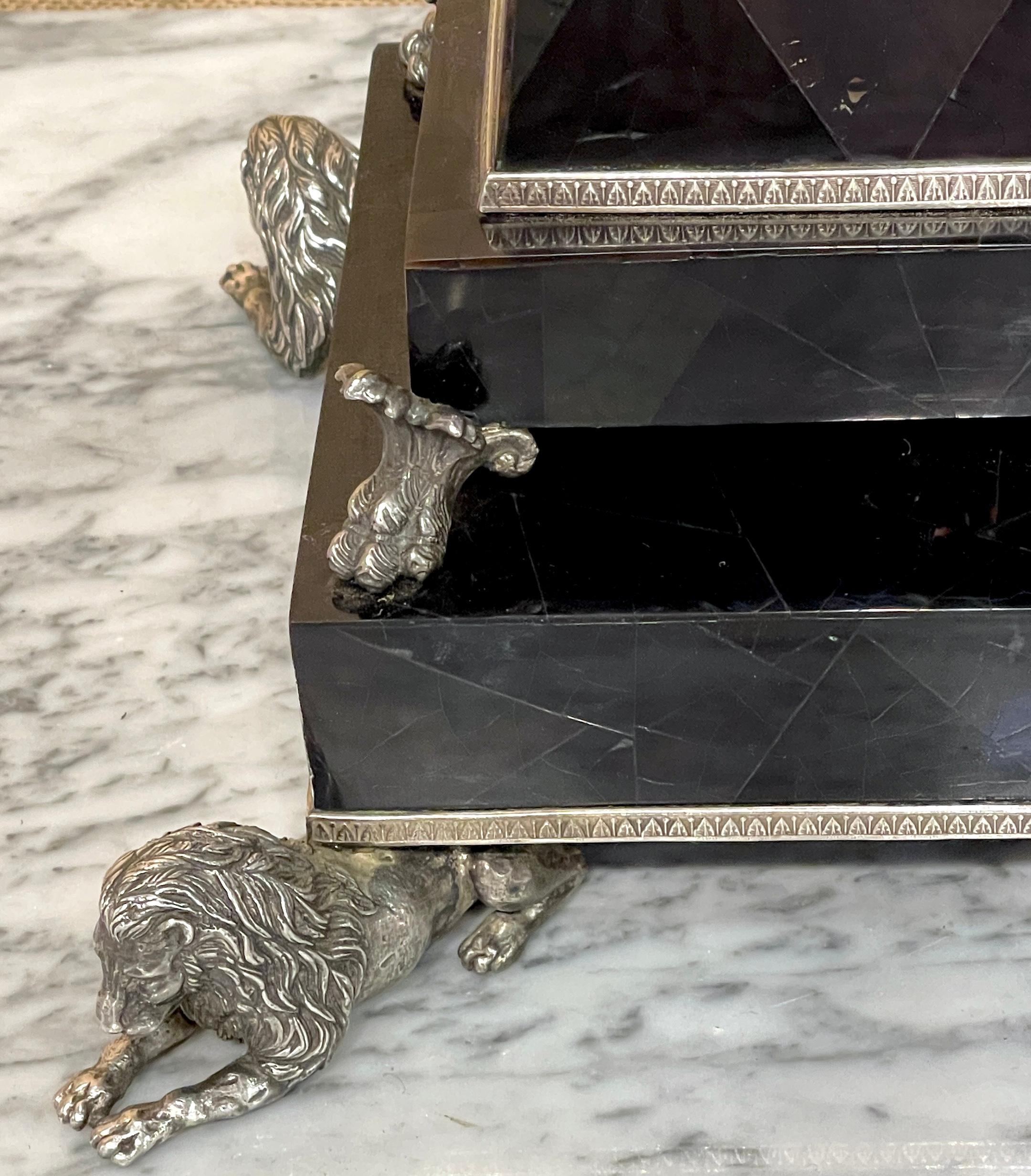 Large Pair Silverplated Bronze & Inlaid Coconut Shell Lion Motif Obelisks en vente 3