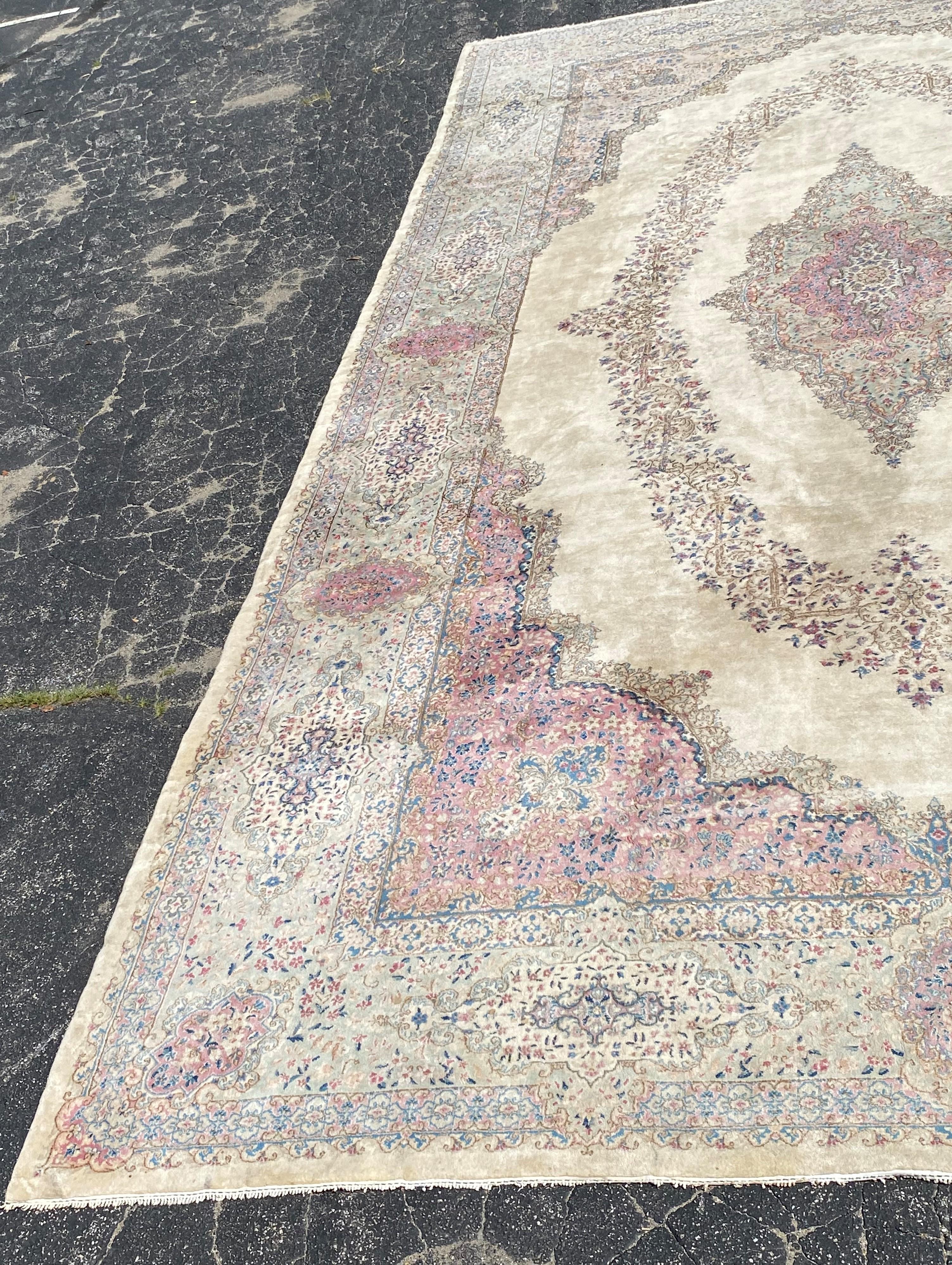 Grand tapis Lavar Kerman de taille palais Bon état - En vente à Milford, NH