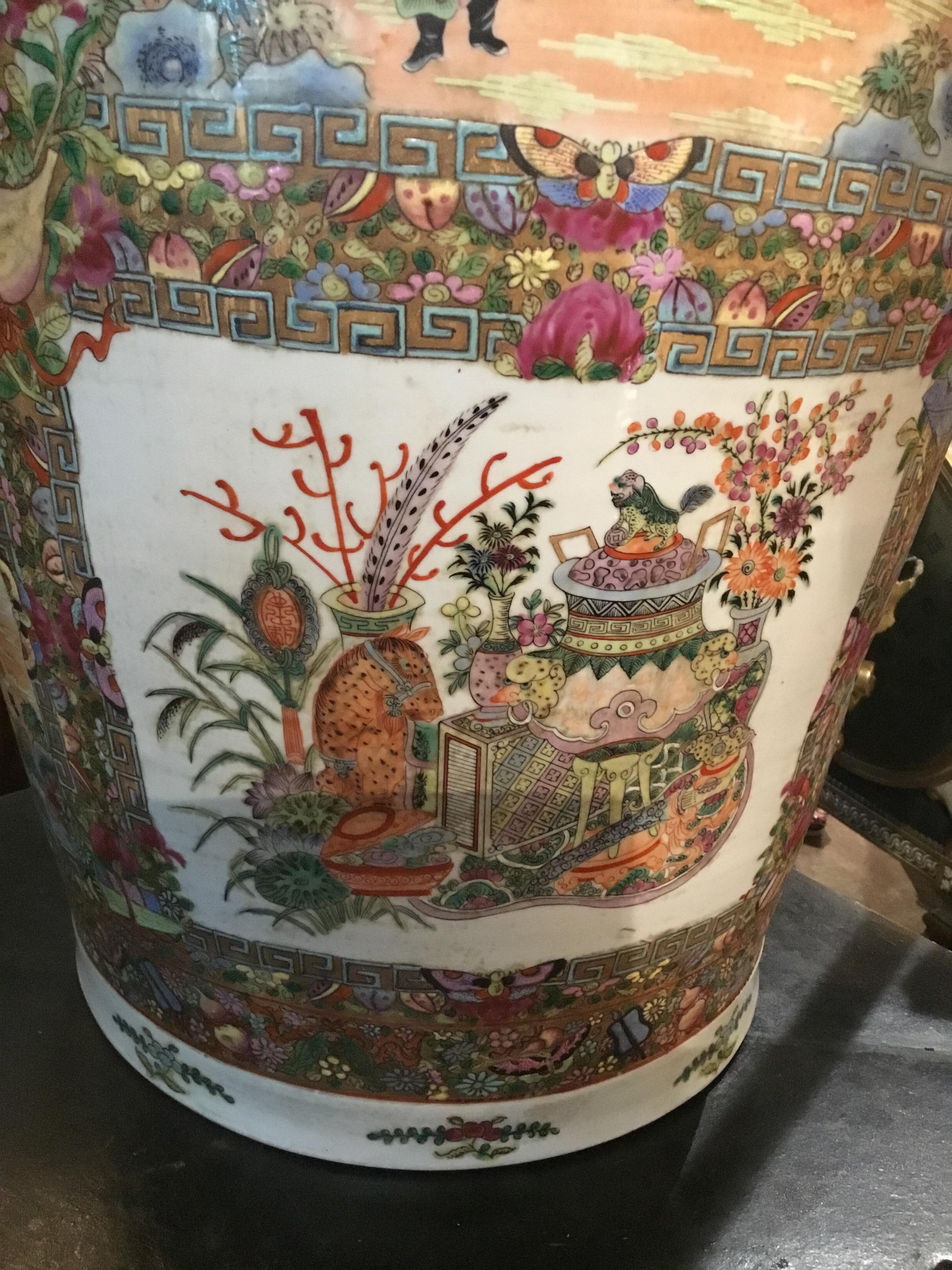 Large Palace Size Rose Medallion Vases, 20th Century In Excellent Condition For Sale In Houston, TX