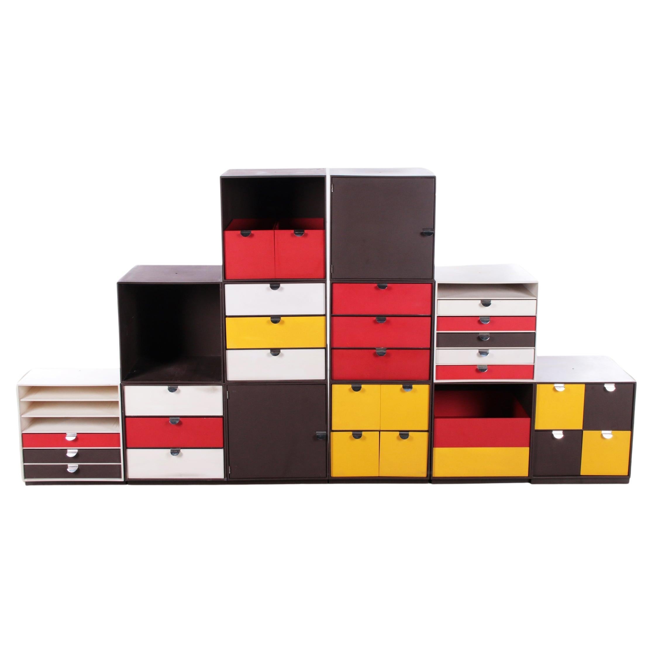 Gran mueble alto Palaset de Ristomatti Ratia para Marimekko, años 70