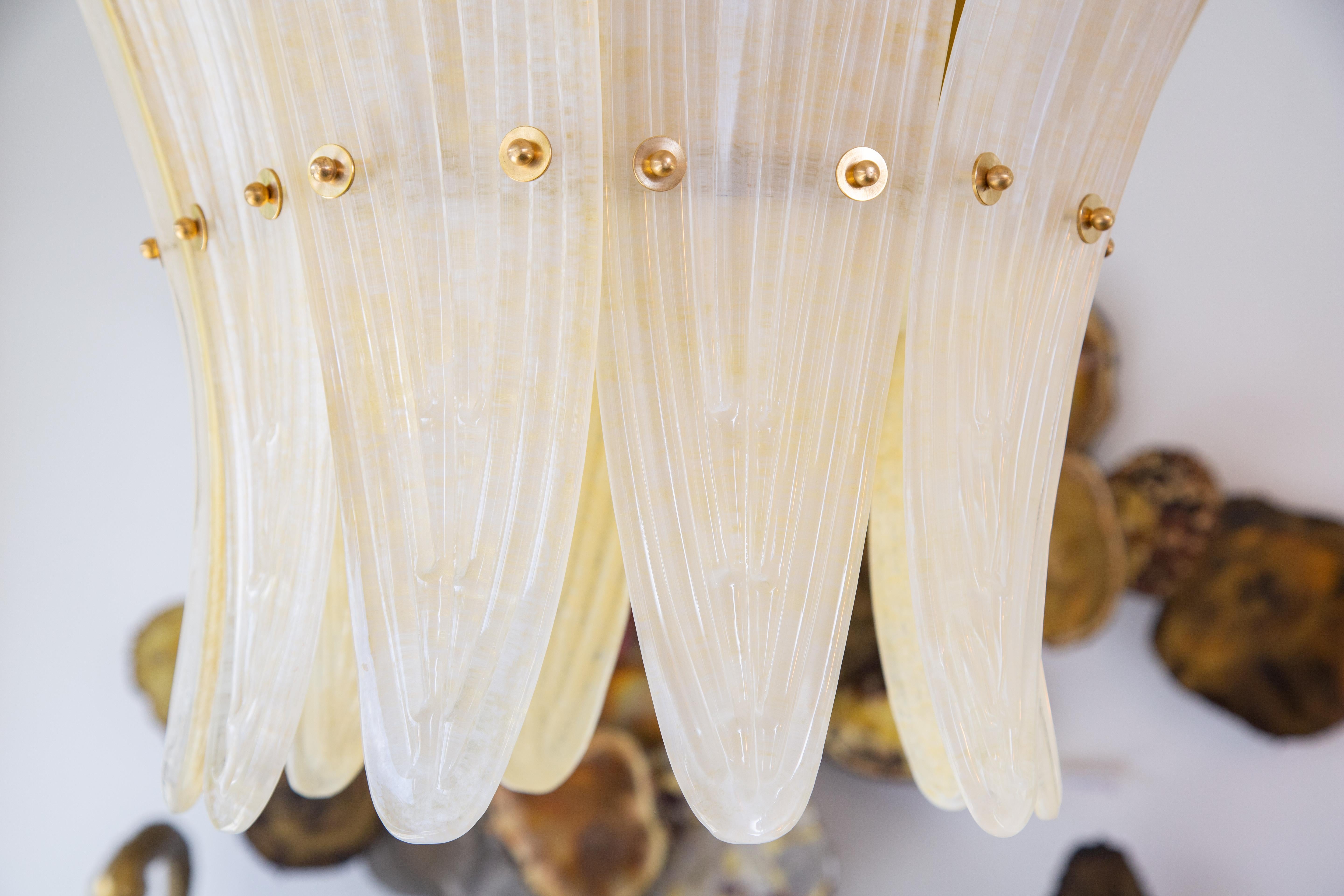 Grand lustre de Murano en verre champagne avec feuilles de palmier  en stock en vente 2
