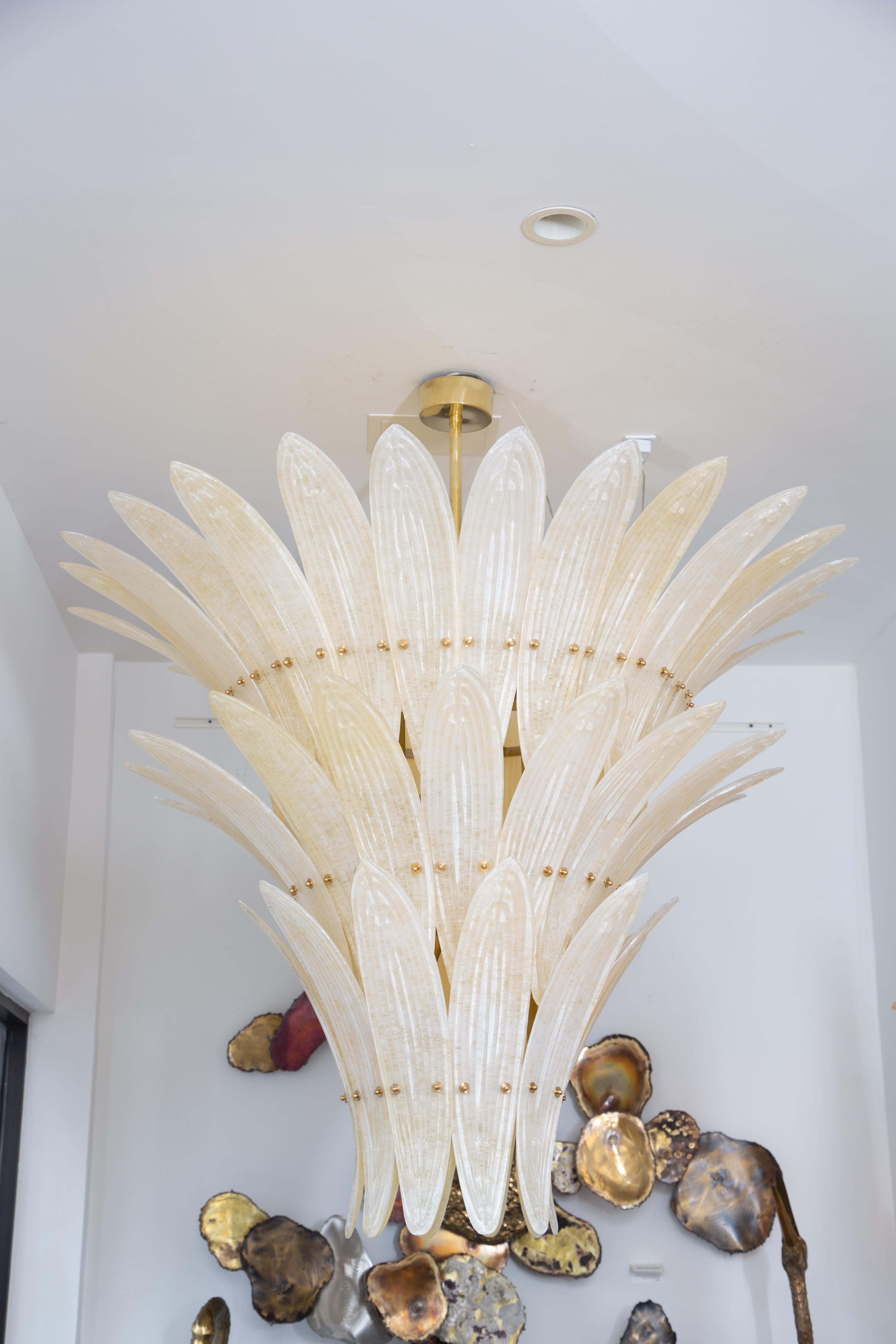 Grand lustre de Murano en verre champagne avec feuilles de palmier  en stock en vente 5