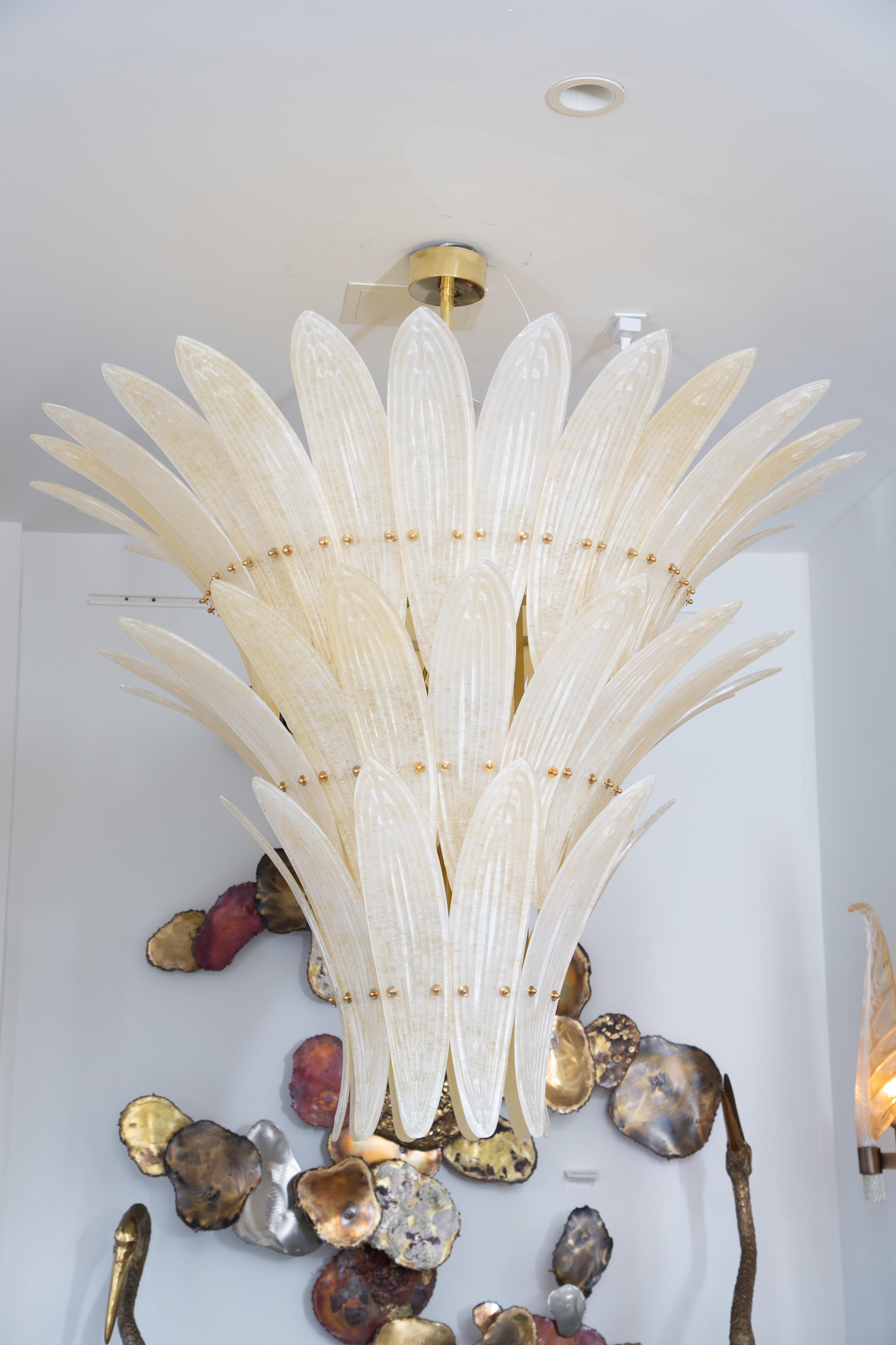 Grand lustre de Murano en verre champagne avec feuilles de palmier  en stock en vente 7