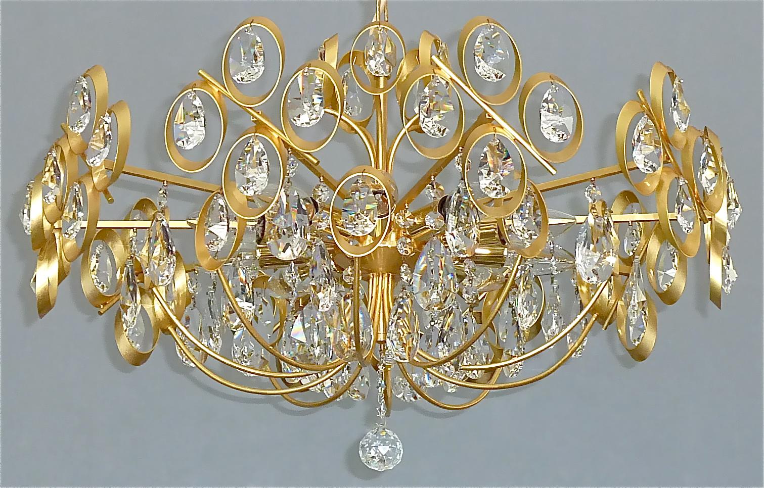 Hollywood Regency Large Palwa Gilt Brass Faceted Crystal Glass Sputnik Chandelier Palme 1960s For Sale