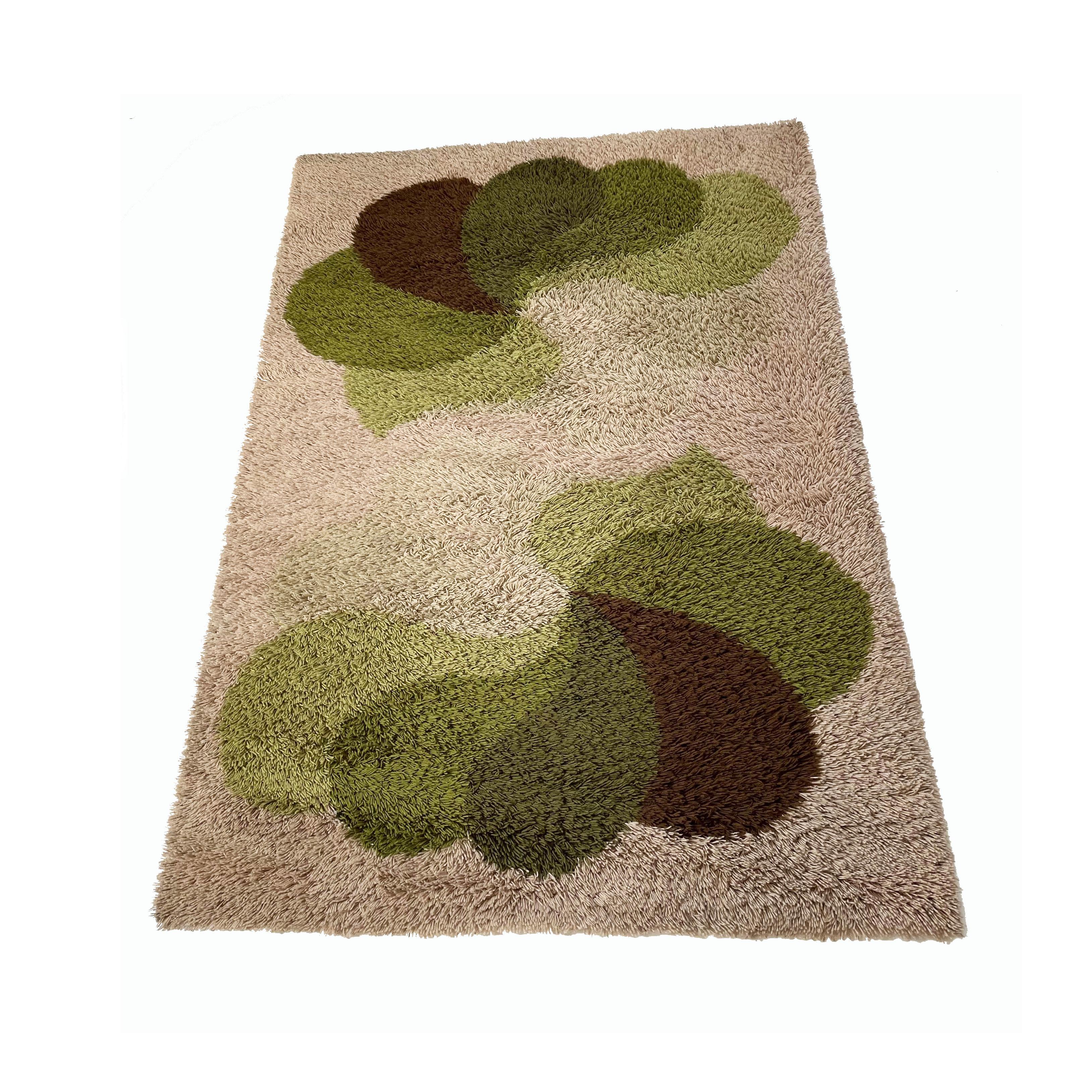 Mid-Century Modern Large Panton Style Multi-Color High Pile Rya Rug by Desso Netherlands, 1970s For Sale