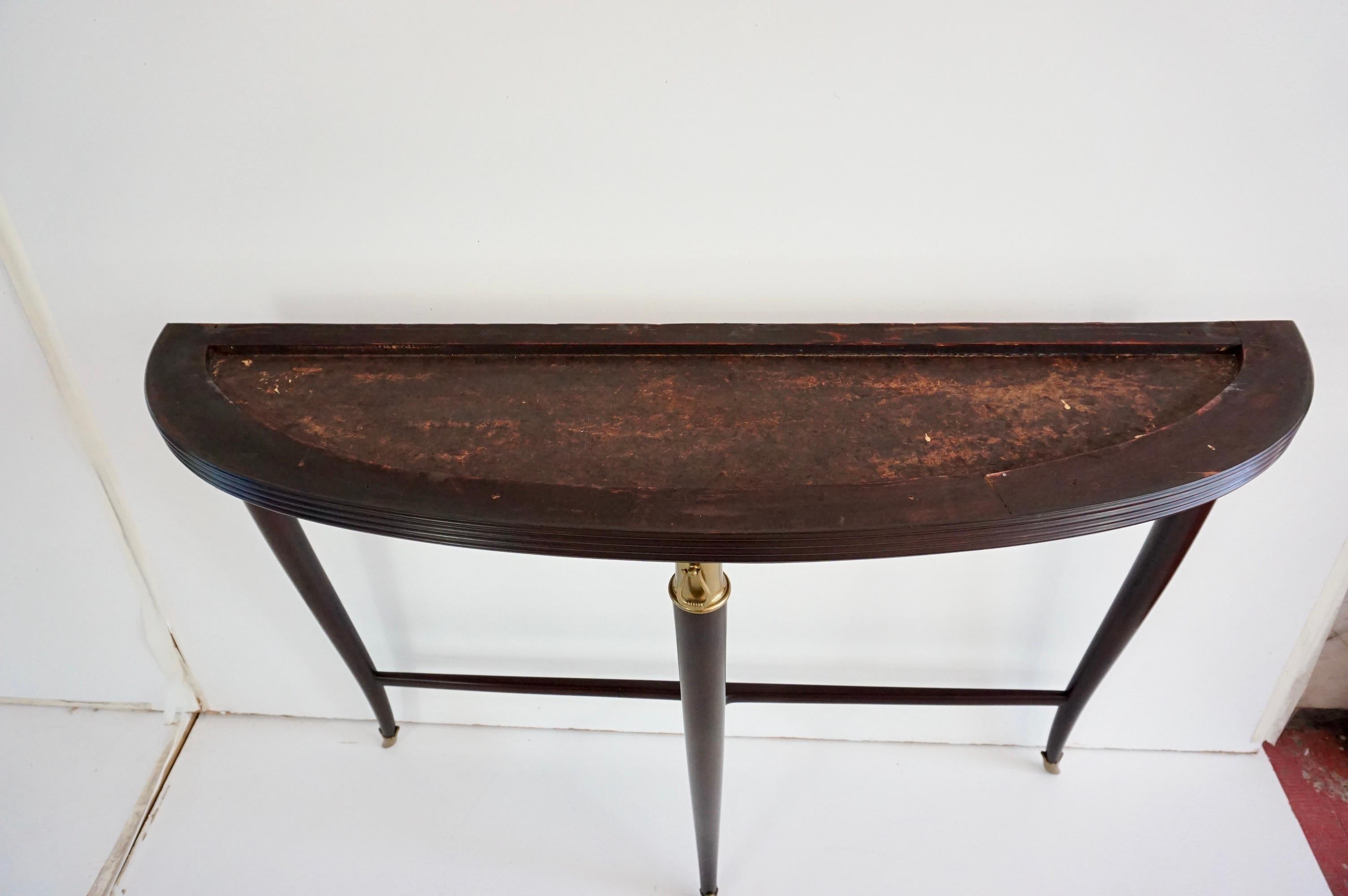 large Paolo Buffa demi-lune console, marble top, bronze details, three feet 1940 For Sale 8
