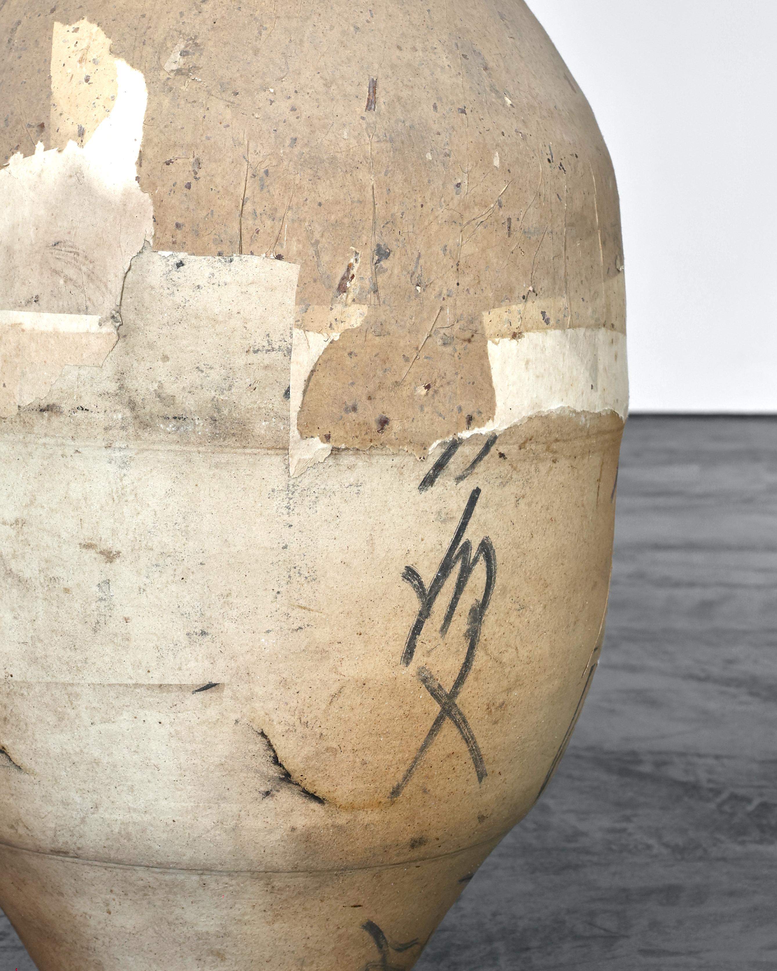 Gran Vasija Japonesa Wabi Wabi de Terracota Cubierta de Papel en venta 1