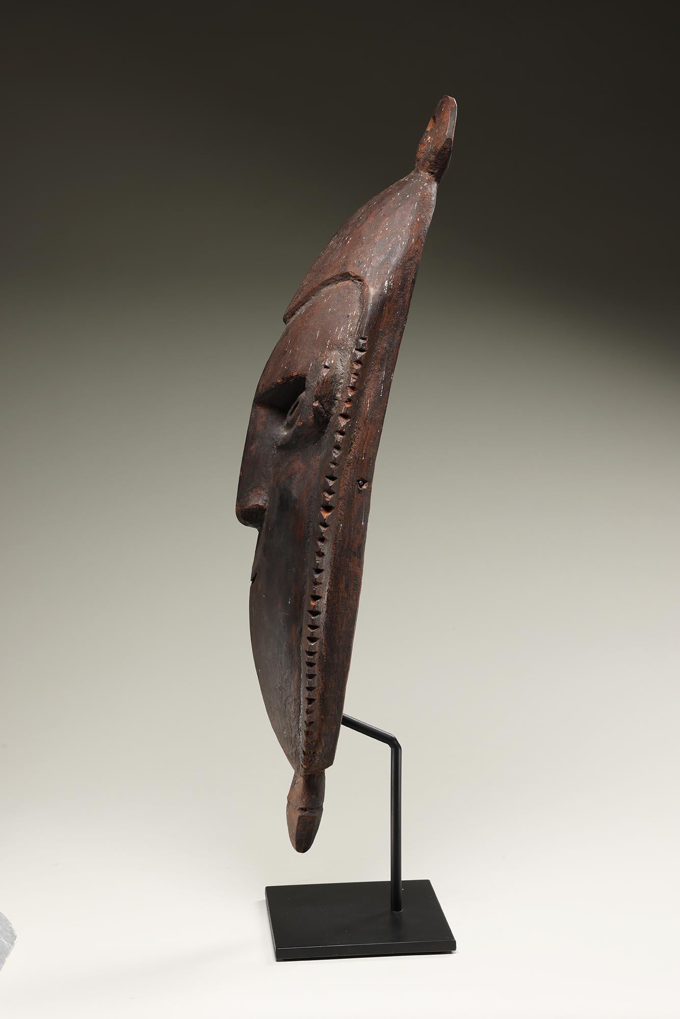 Máscara grande del río Sepik de Papúa Nueva Guinea Rostro fuerte Tribal en venta