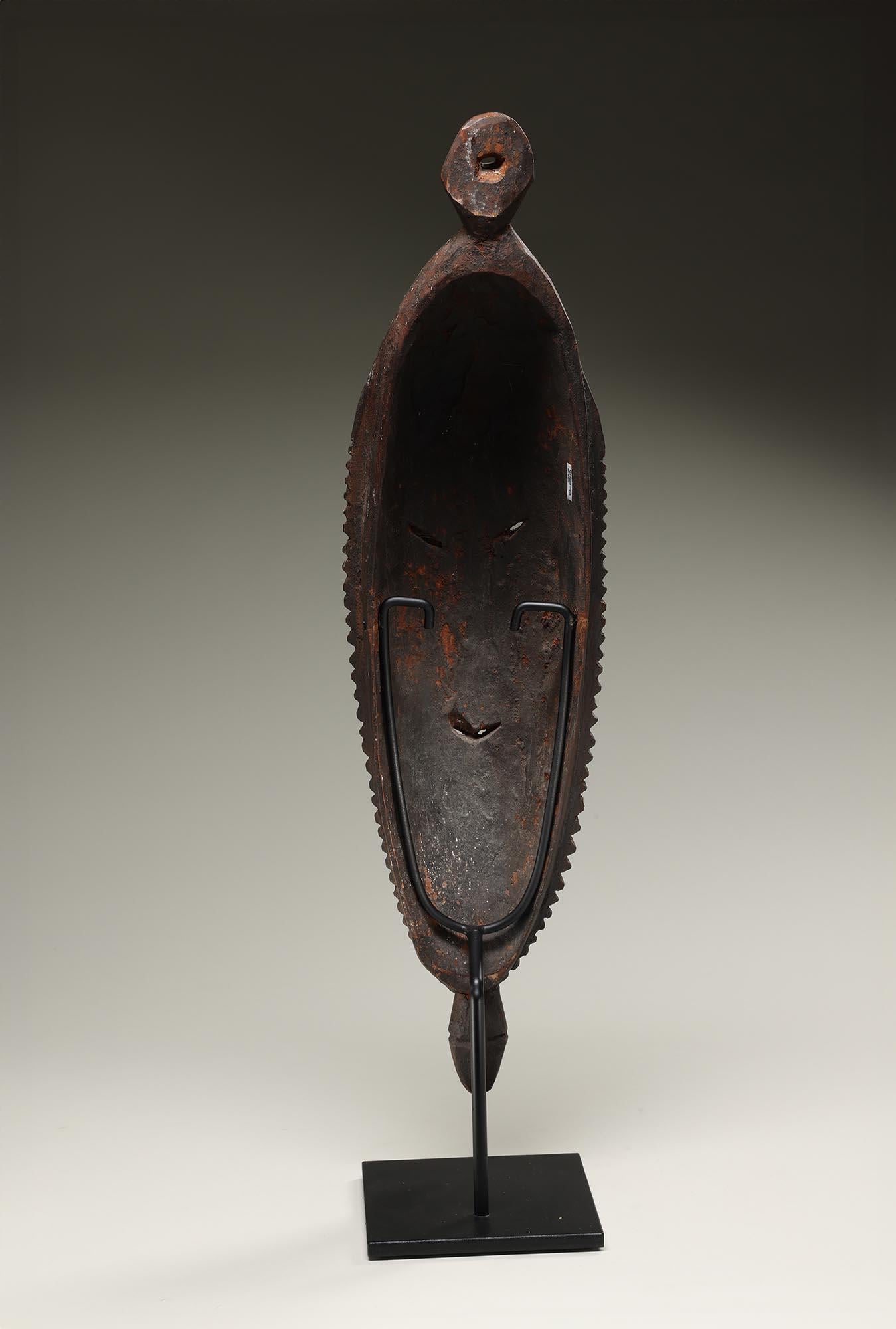 Máscara grande del río Sepik de Papúa Nueva Guinea Rostro fuerte en venta 1