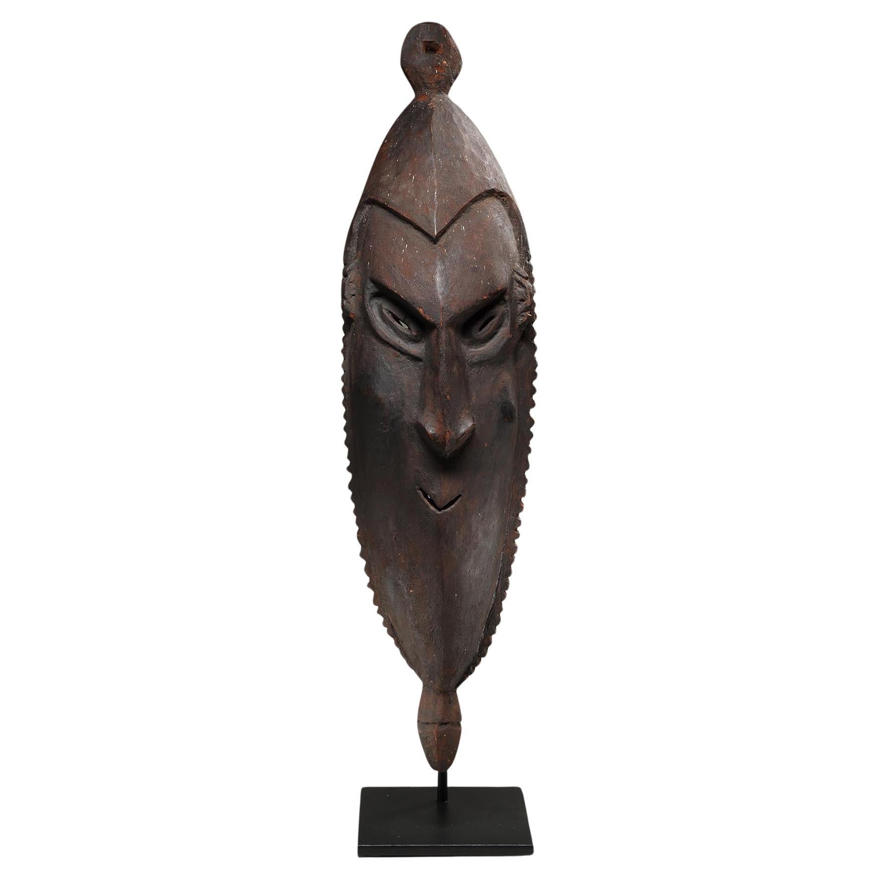Grand masque fort visage de la rivière Sepik de Papouasie-Nouvelle-Guinée