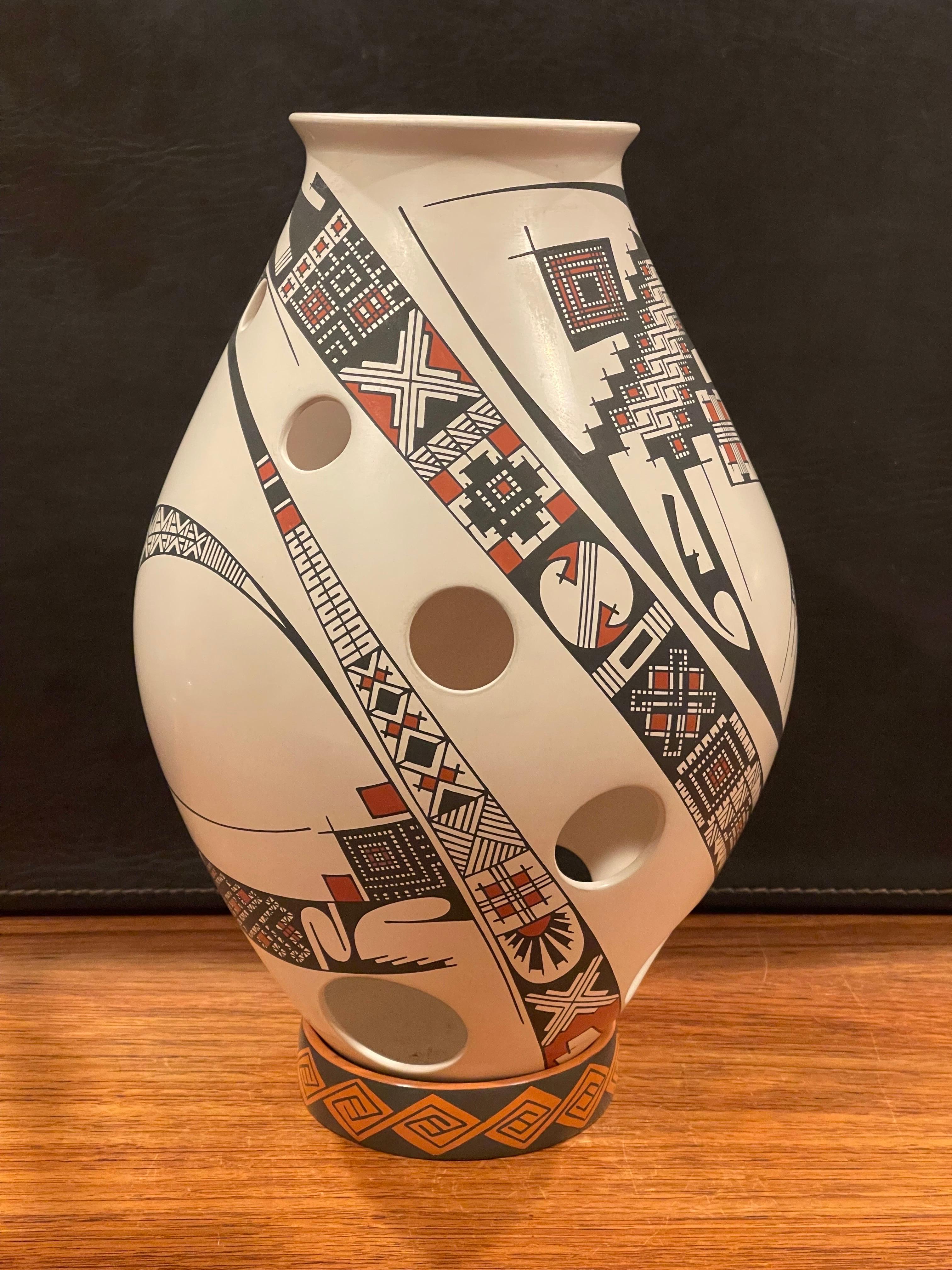 Mexicain Grand pot / Olla « Paquime Pottery » de Damian E. Quezada pour Mata Ortiz en vente