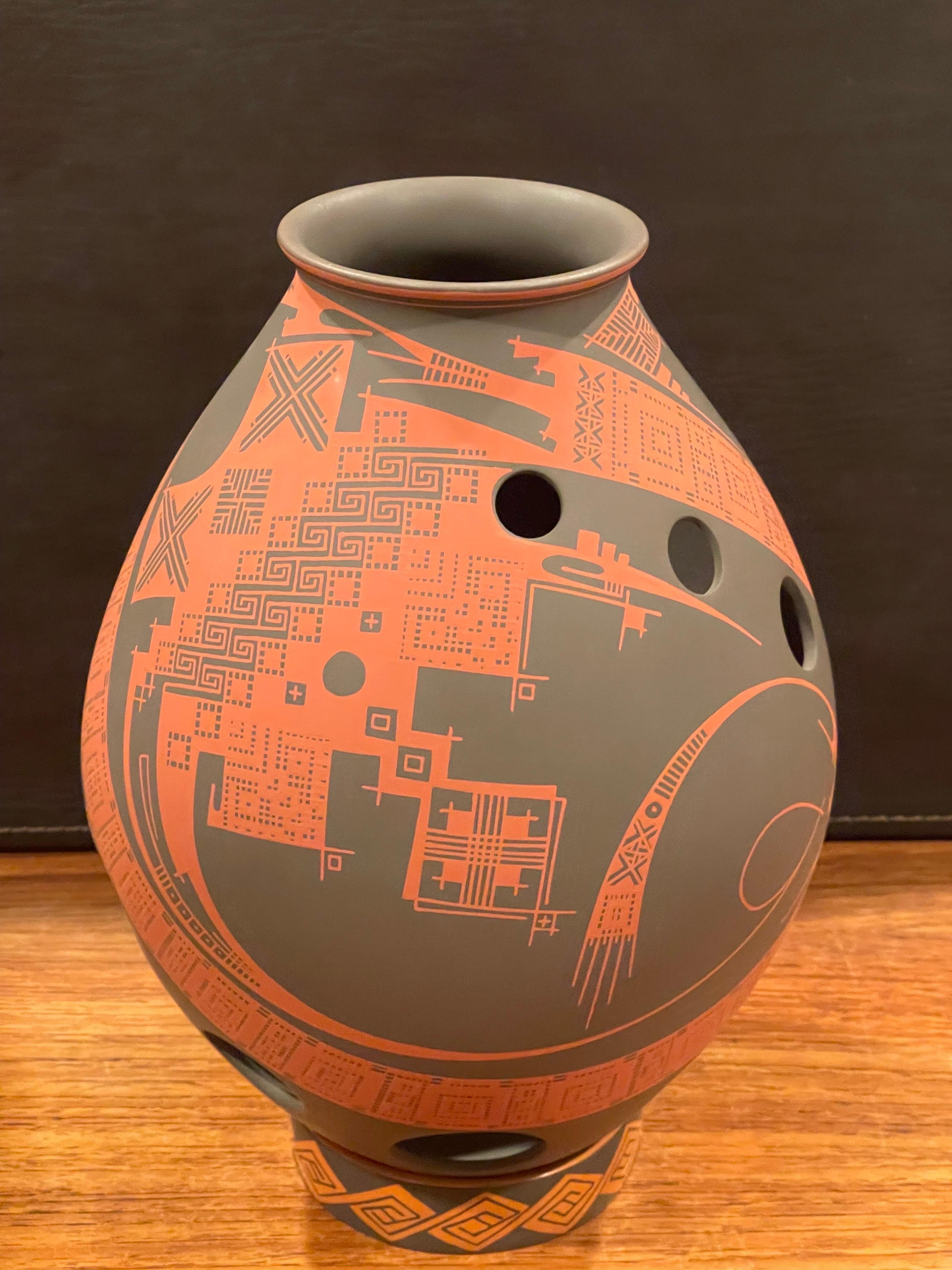 20ième siècle Grand pot / Olla « Paquime Pottery » de Damian E. Quezada pour Mata Ortiz en vente