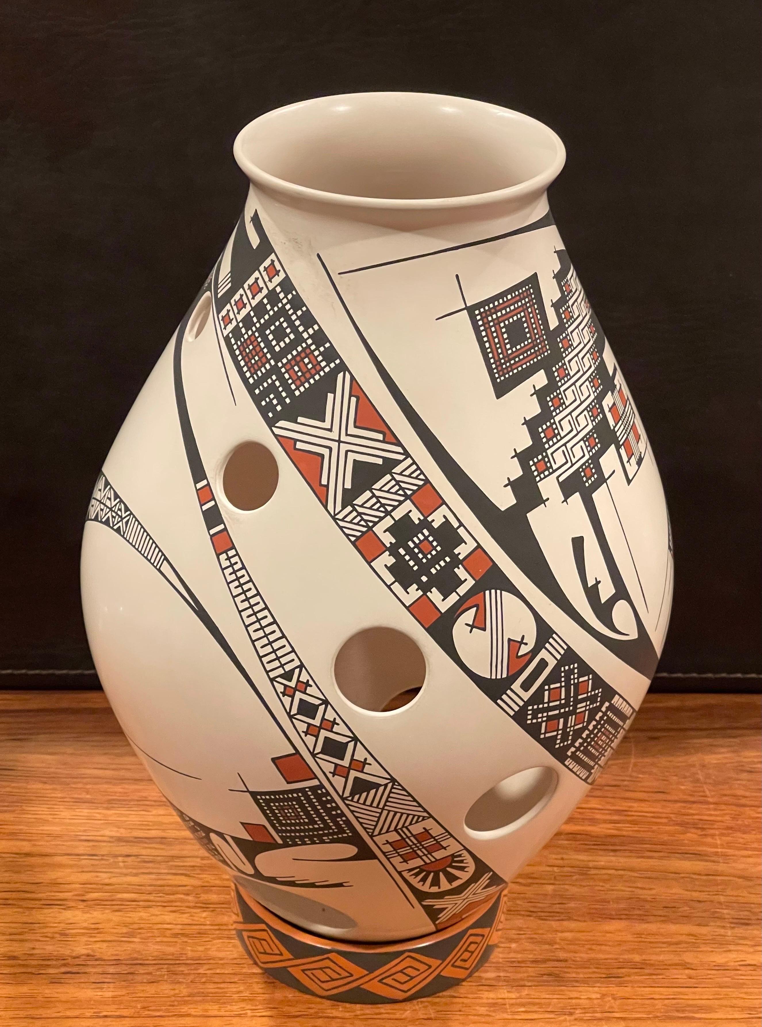 Poteries Grand pot / Olla « Paquime Pottery » de Damian E. Quezada pour Mata Ortiz en vente