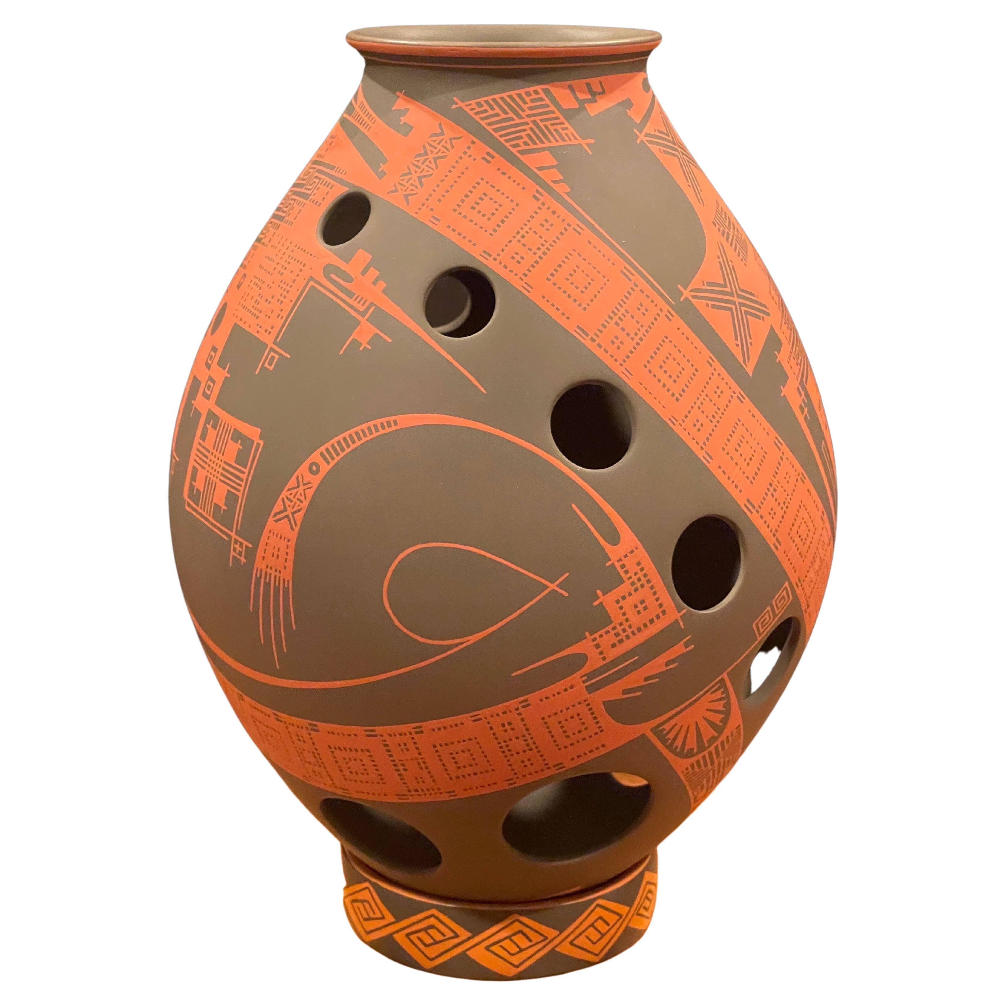 Large "Paquime Pottery" Jar / Olla by Damian E. Quezada for Mata Ortiz For Sale