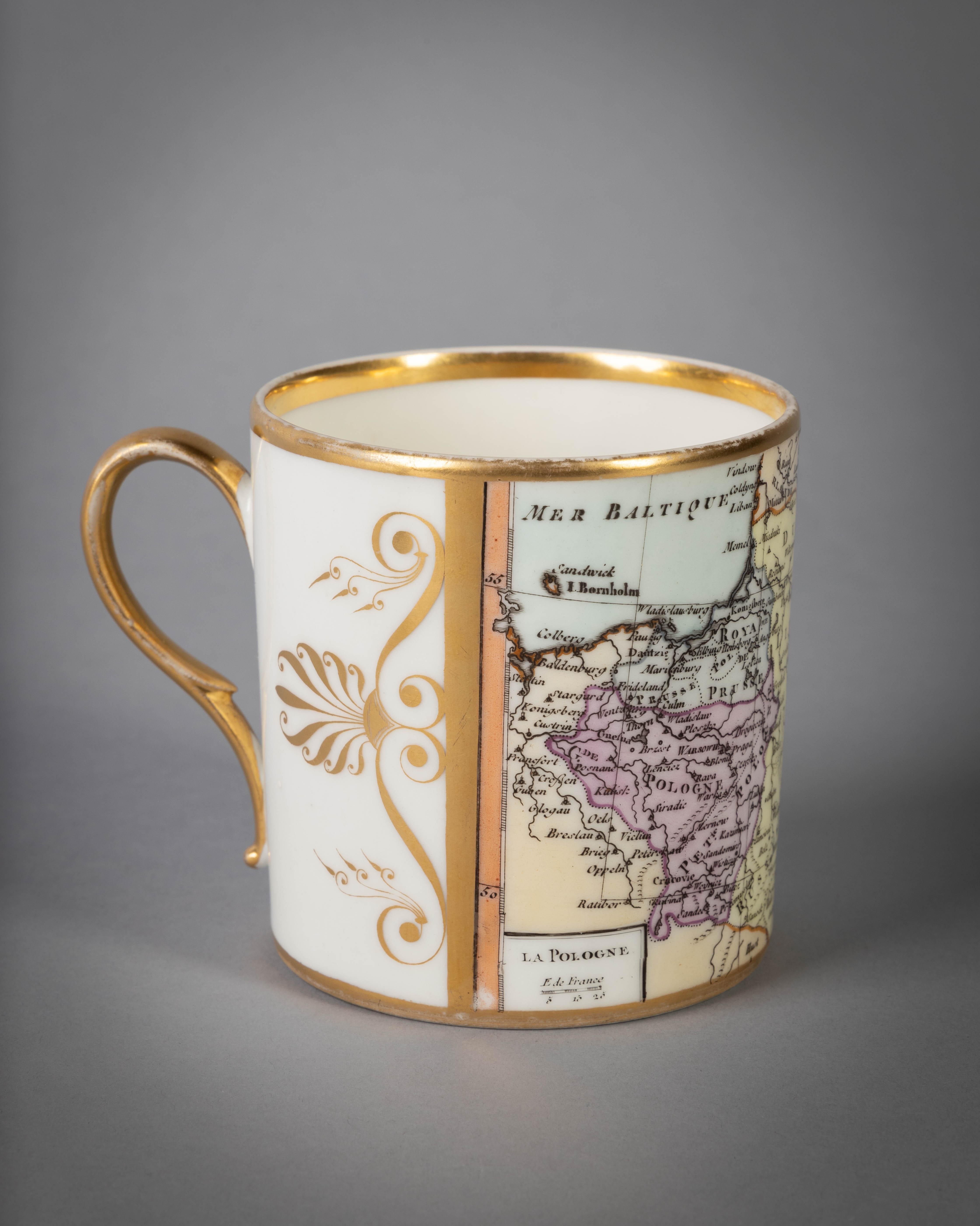 Gran taza y platillo de porcelana de París Mapa de Italia, hacia 1810 principios del siglo XIX en venta