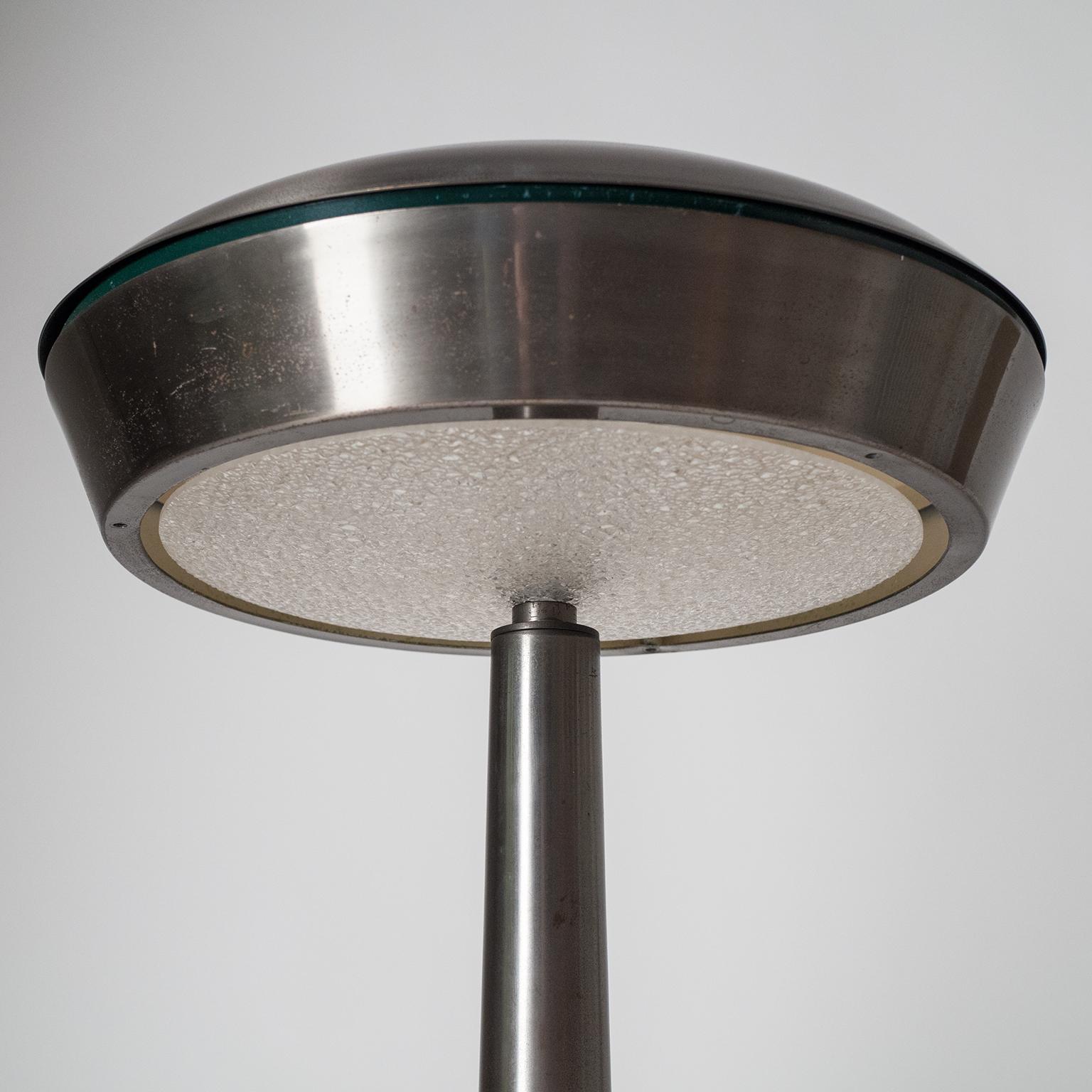 Patiné Grande lampe de bureau en laiton patiné, années 1960, Italie en vente