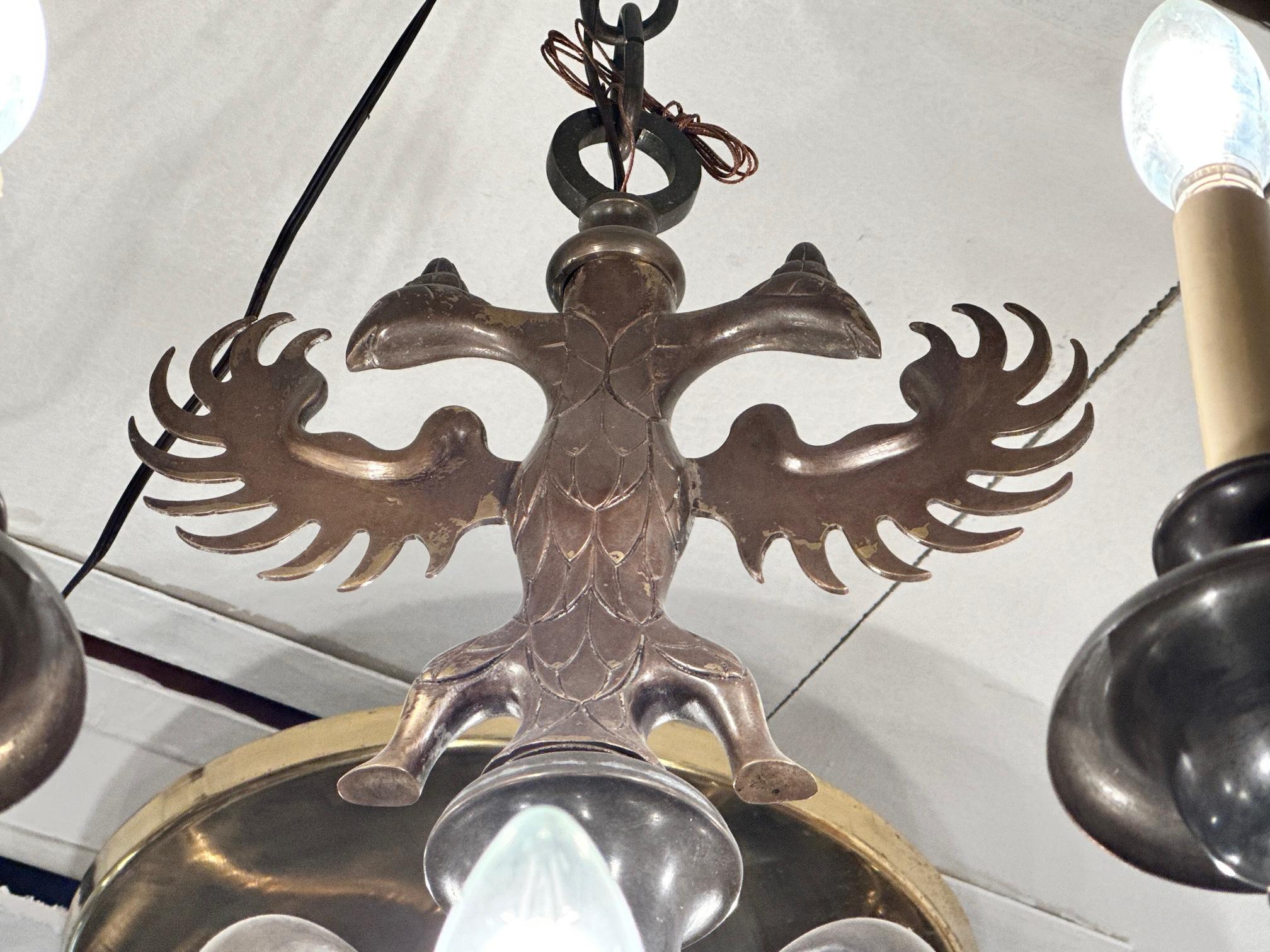 Ein großer niederländischer dreistufiger Kronleuchter aus patinierter Bronze aus dem späten 19.

Abmessungen:
Höhe der Karosserie: 64