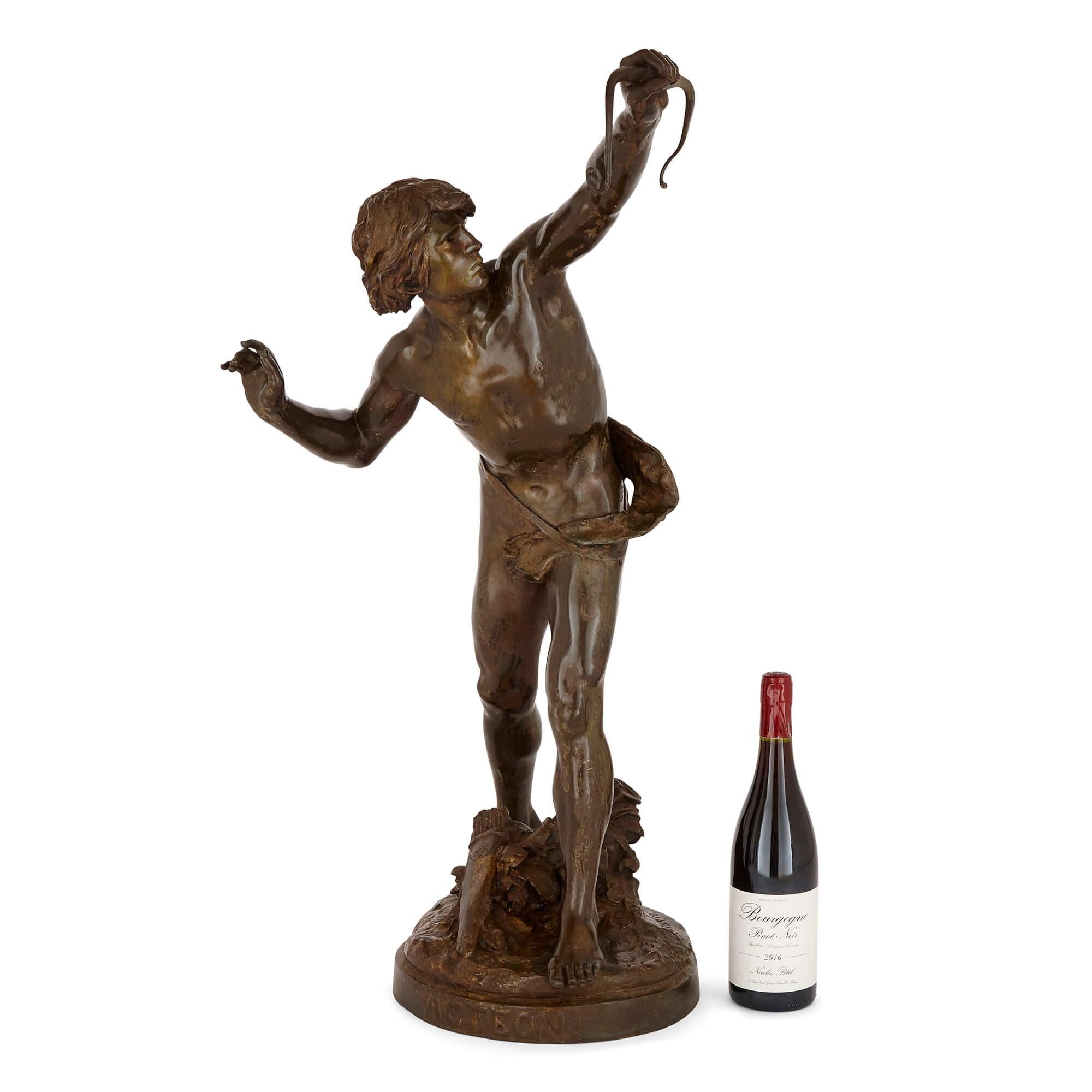 Bronzo Grande figura di Atteone in bronzo patinato di Emile Laporte in vendita