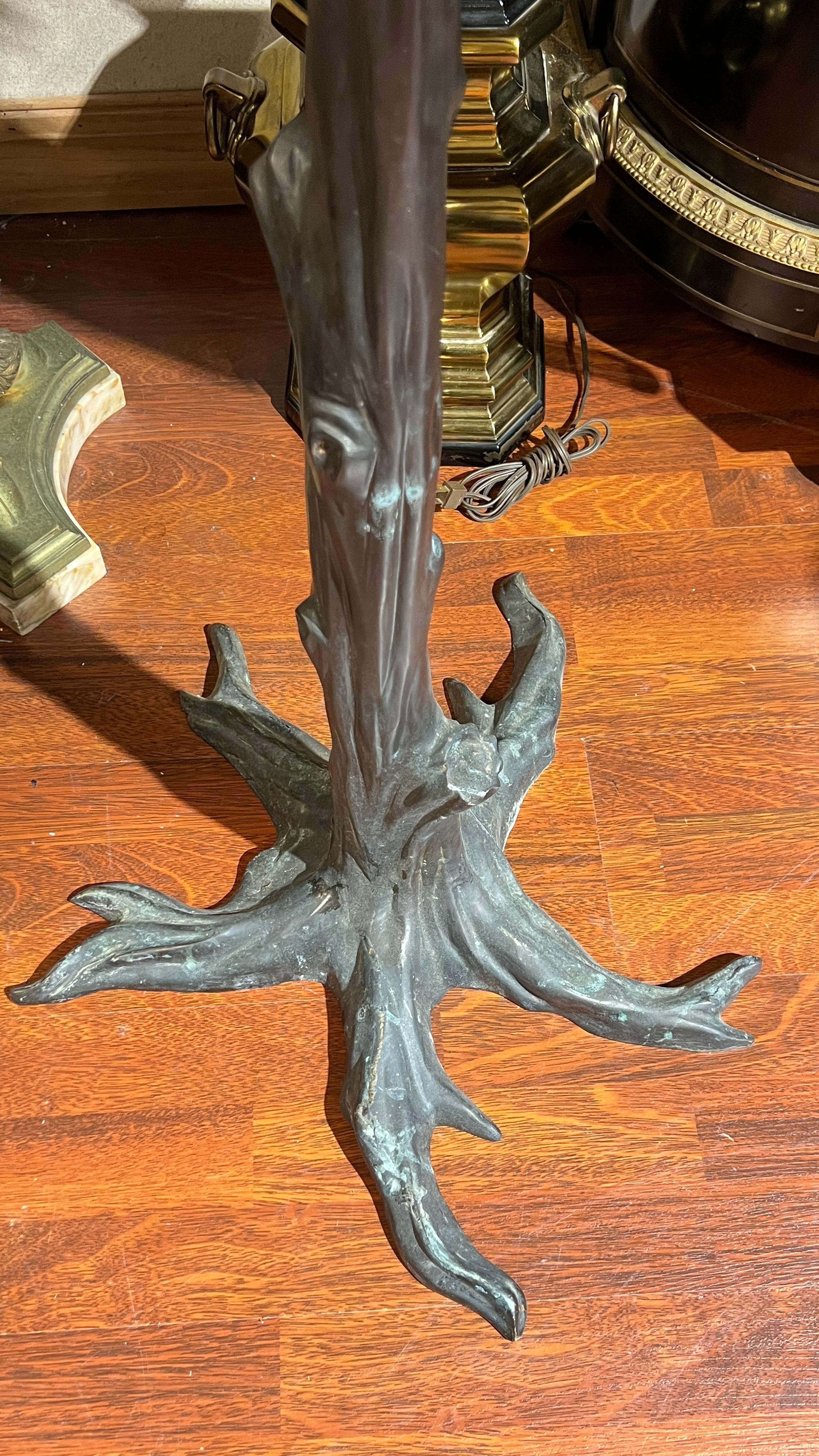 Gran loro de bronce patinado sobre percha según Jules Moigniez en venta 4