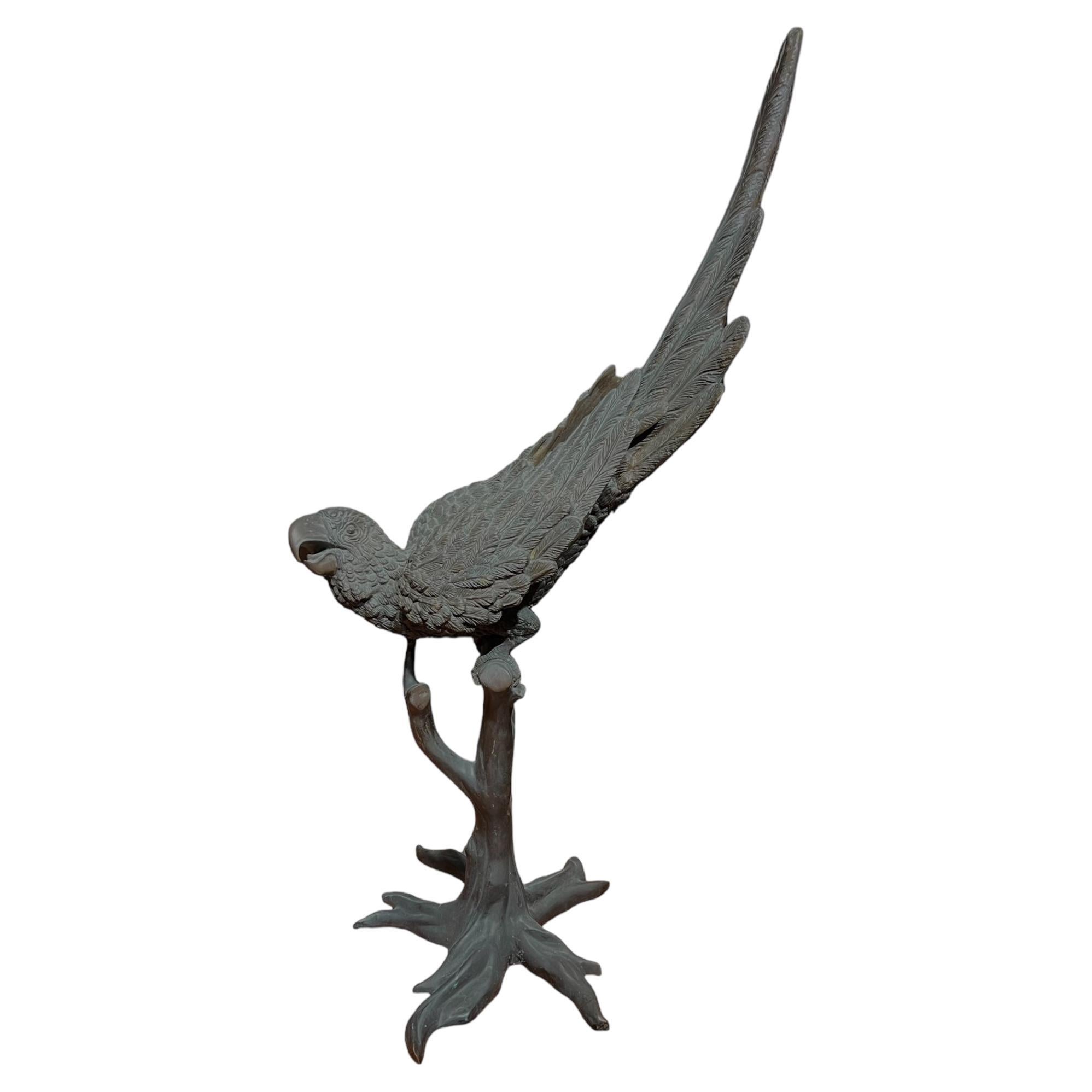 Grande sculpture de perroquet en bronze patiné d'apr�ès Jules Moigniez en vente