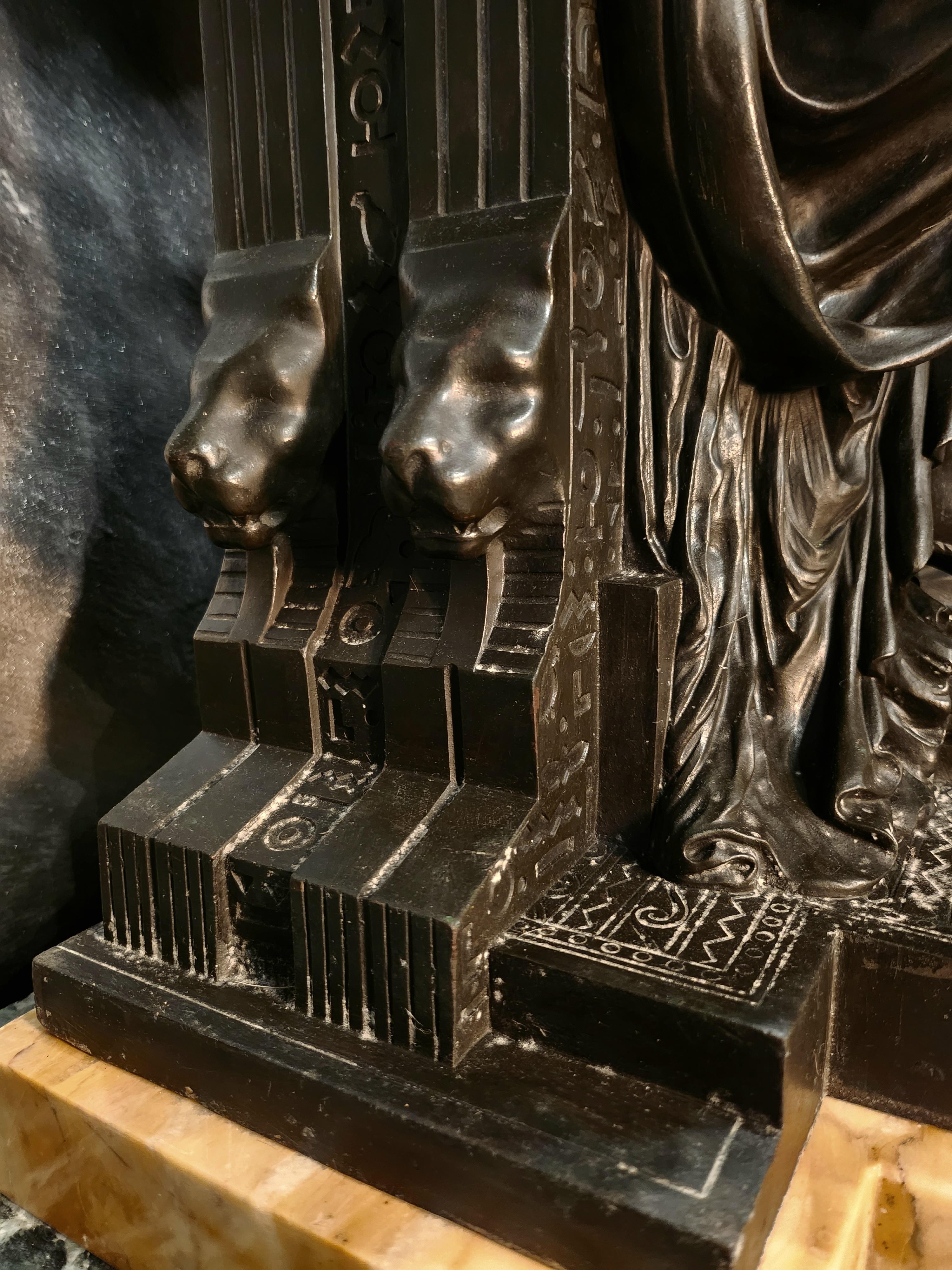 Grande statue de Cléopâtre en bronze patiné, M. I&M, France 19e siècle en vente 4