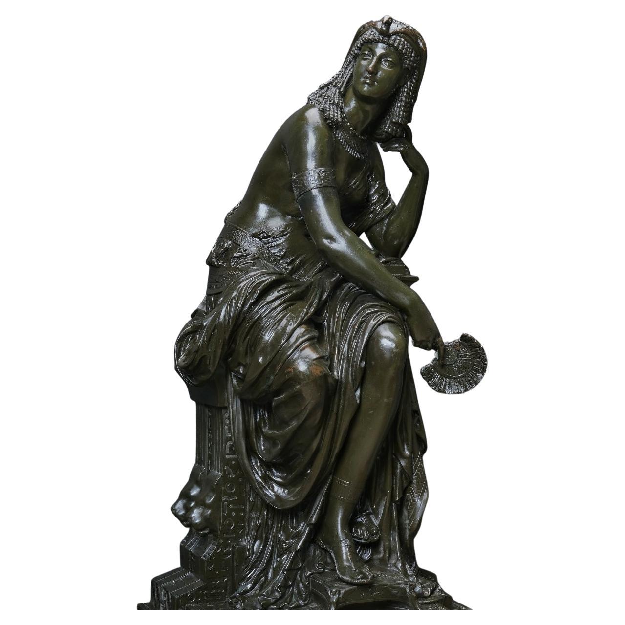 Grande statue de Cléopâtre en bronze patiné, M. I&M, France 19e siècle