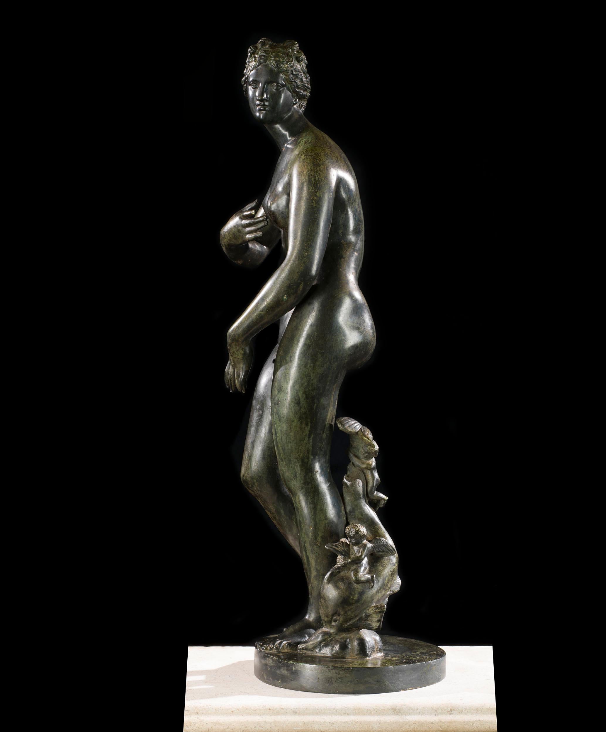 Neoclassical Large Patinated Bronze Venus De Medici For Sale