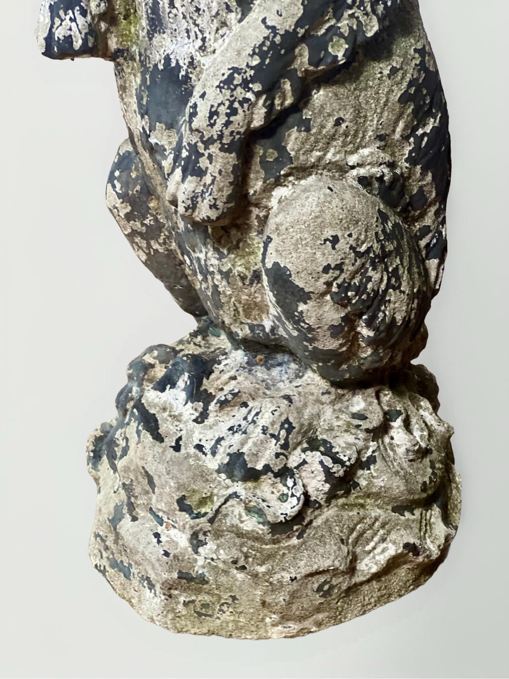 Statue de lapin en ciment moulé patiné, ornement de jardin, 20e siècle 1