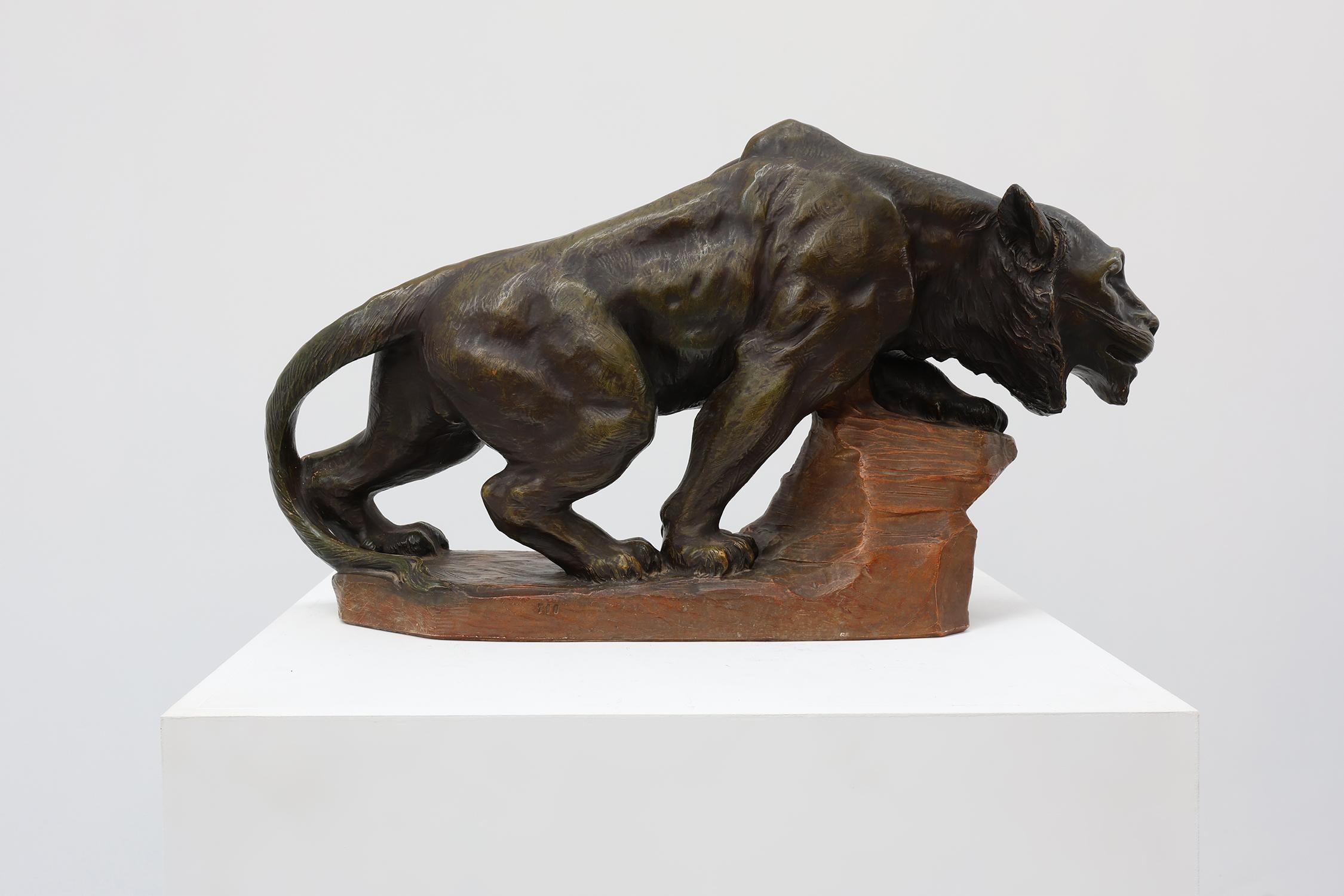 Grande statua in terracotta patinata di un Leone, firmata Richard Aurili, Italia in vendita 5