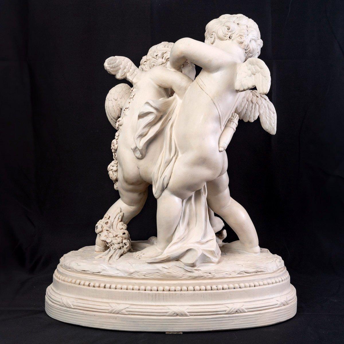 Large Patinated Terracotta - Two Cupids Disputing A Heart After Emfalconet XIXth For Sale 1