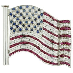 Grande broche drapeau patriotique des États-Unis en or 18 carats avec diamants, rubis et saphirs