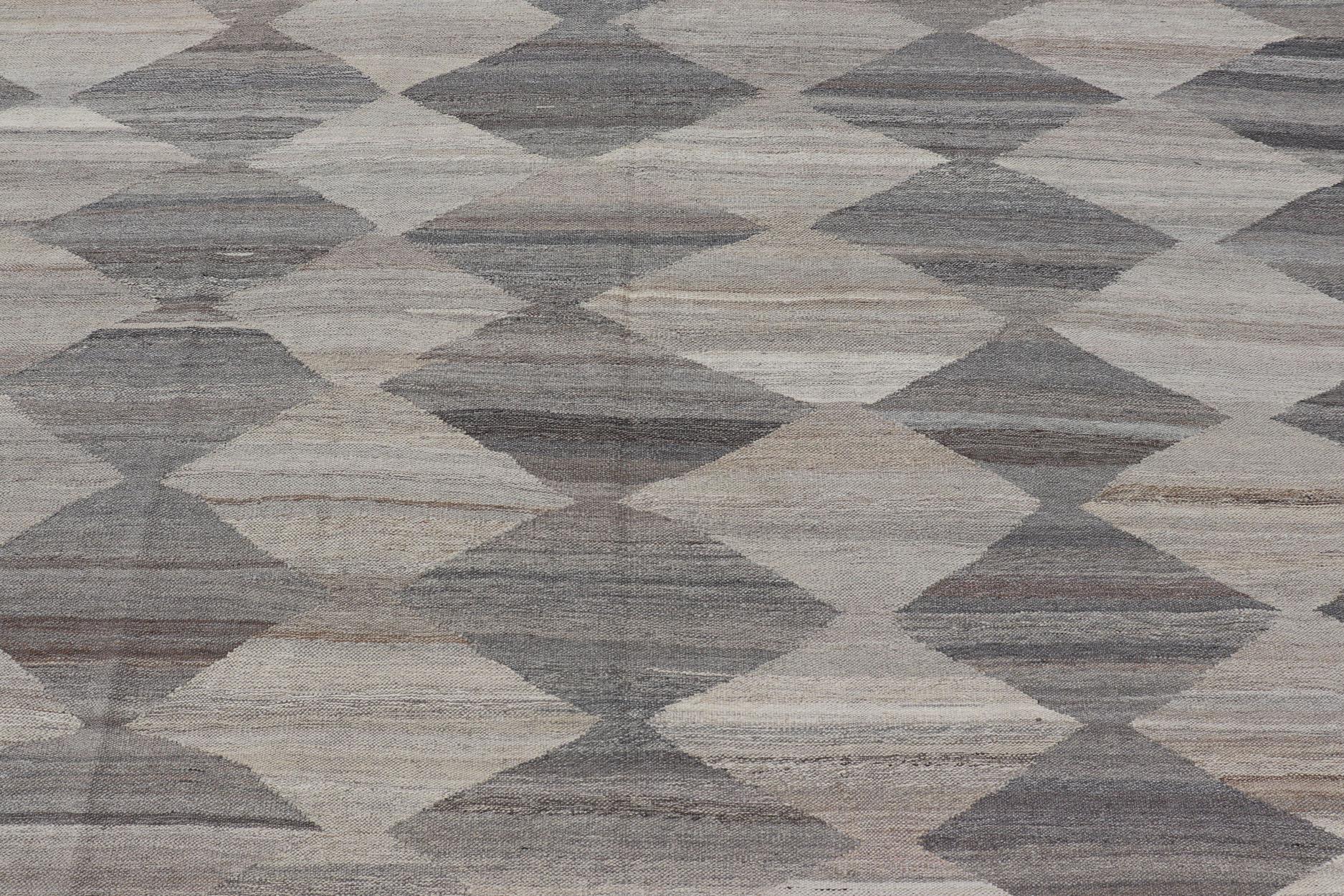 Large Pattern with All-Over Modern Design Flat-Weave Kilim in Natural Tones  For Sale 5