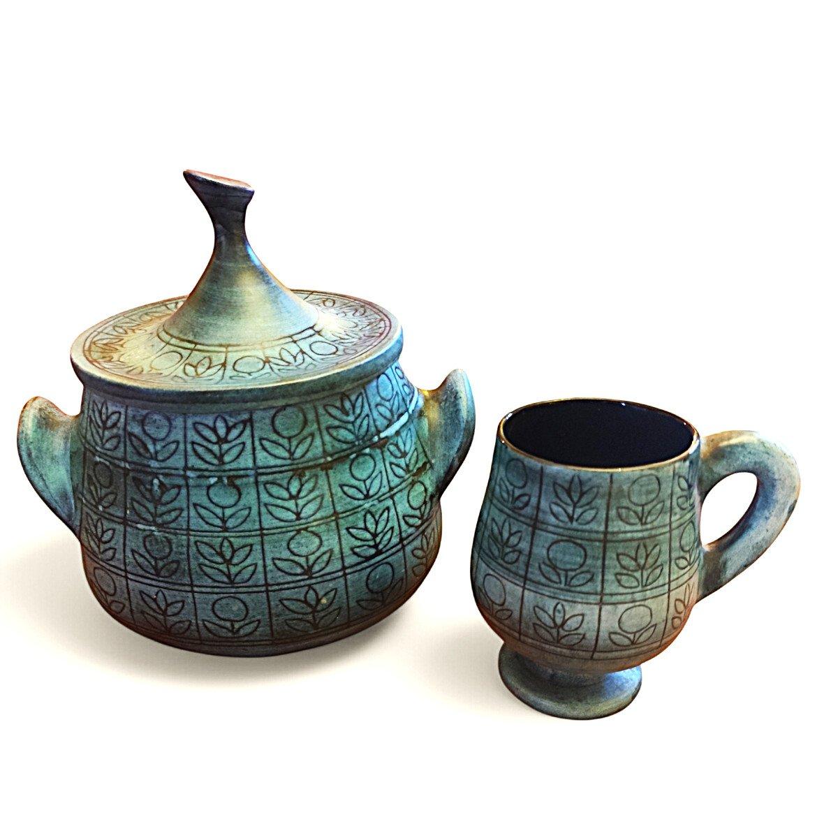 Large Patterned Mug On Matte Blue Glaze, By Jean De Lespinasse, 1950s / 1960s (Moderne der Mitte des Jahrhunderts) im Angebot