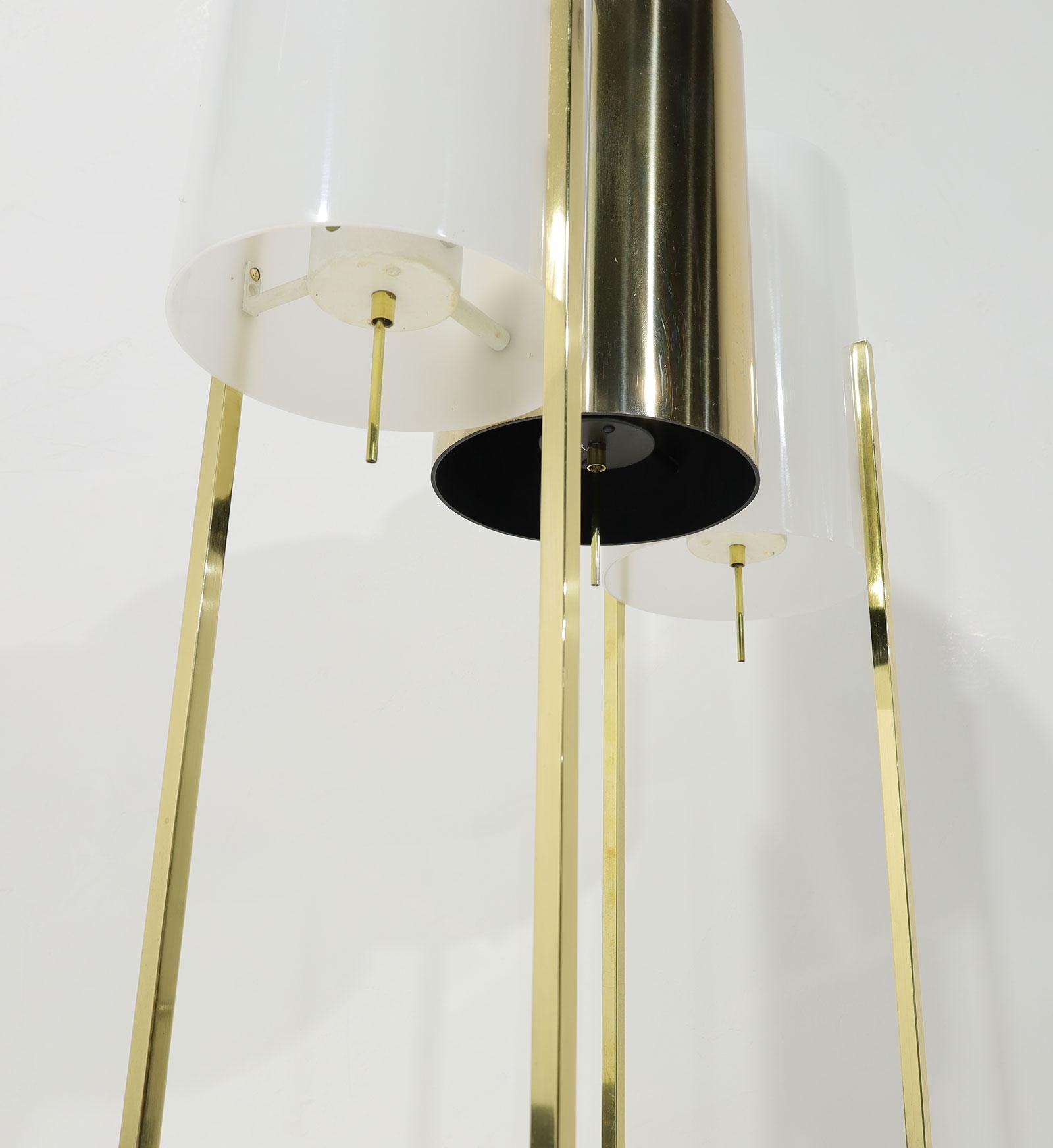 Grandi lampade da tavolo Paul Mayen per Habitat in ottone e lucite, anni '60 In condizioni buone in vendita a Dallas, TX