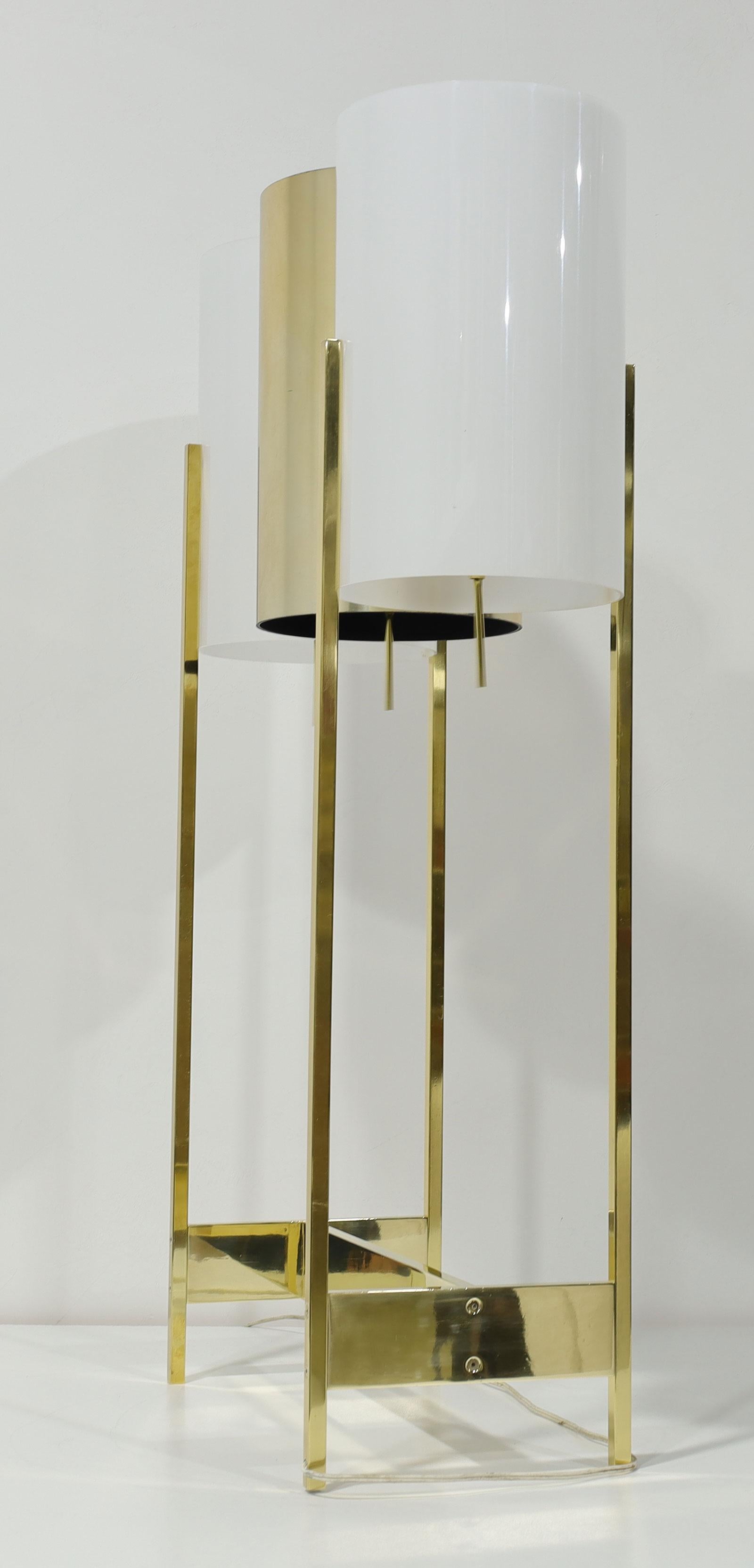 Grandi lampade da tavolo Paul Mayen per Habitat in ottone e lucite, anni '60 in vendita 1