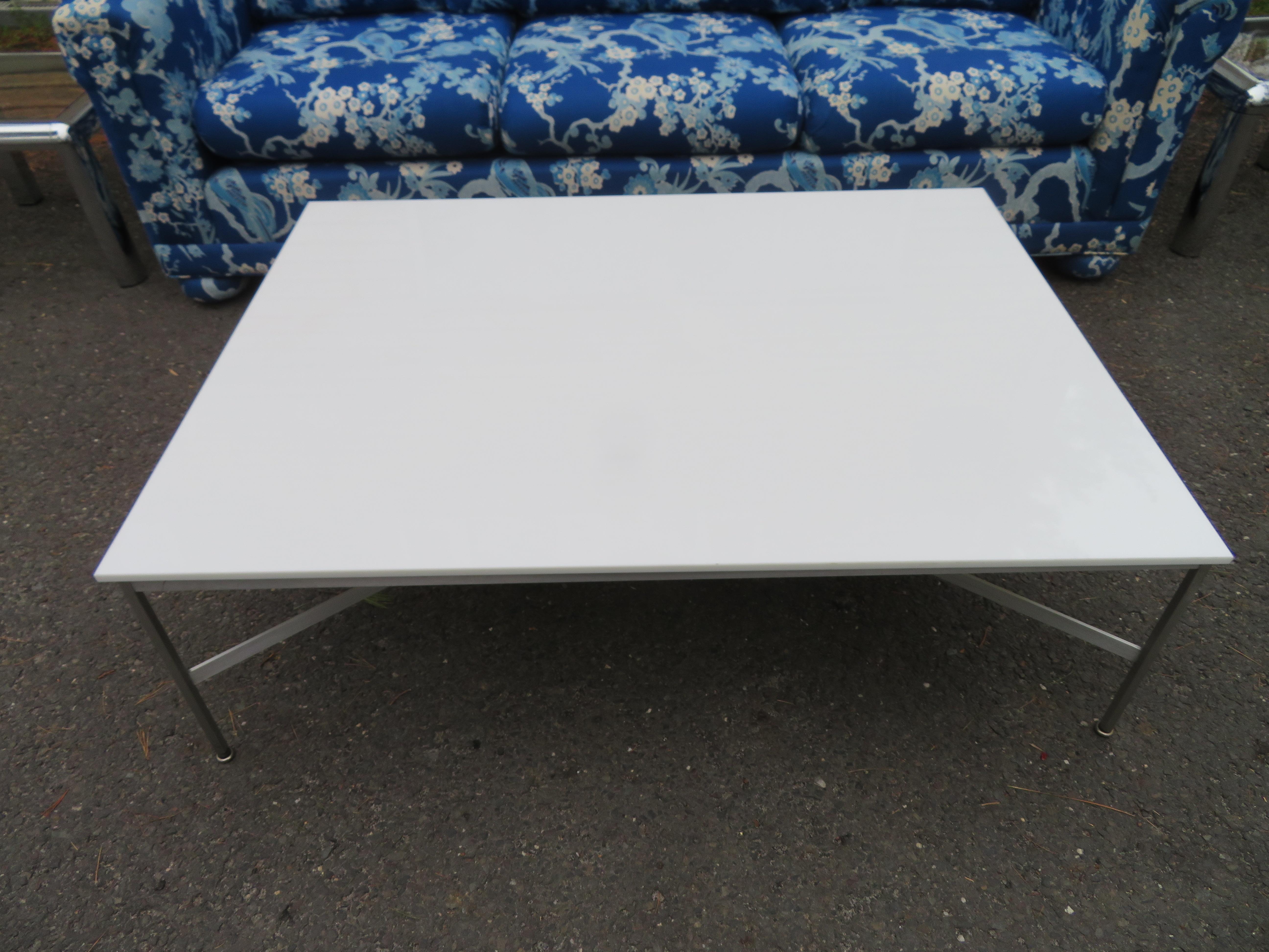 Large Paul McCobb Aluminum and Vitrolite-Milk Glass Coffee Table Midcentury For Sale 4