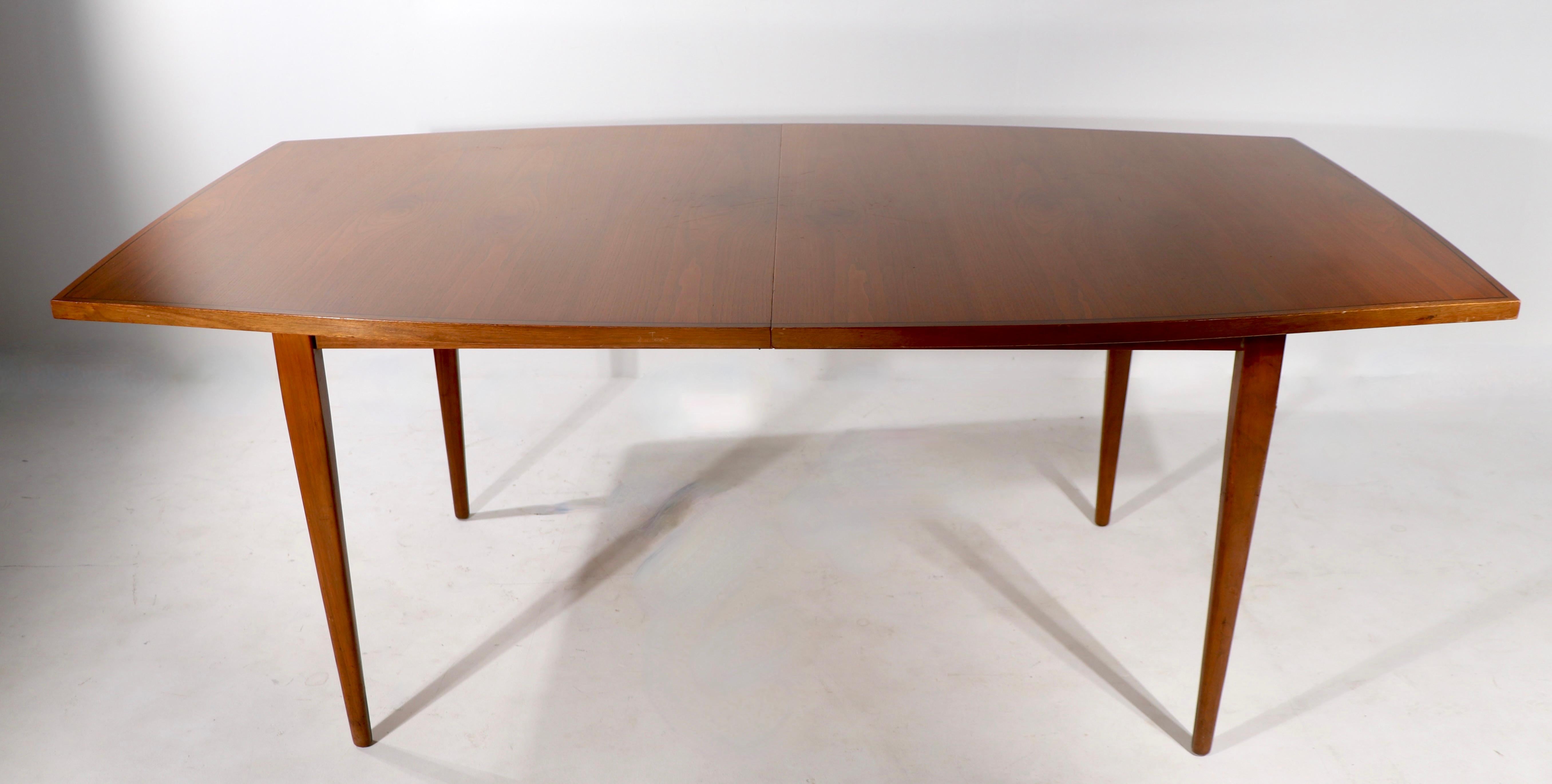 American Large Paul McCobb Calvin Directional Dining Table with 3 Leaves For Sale