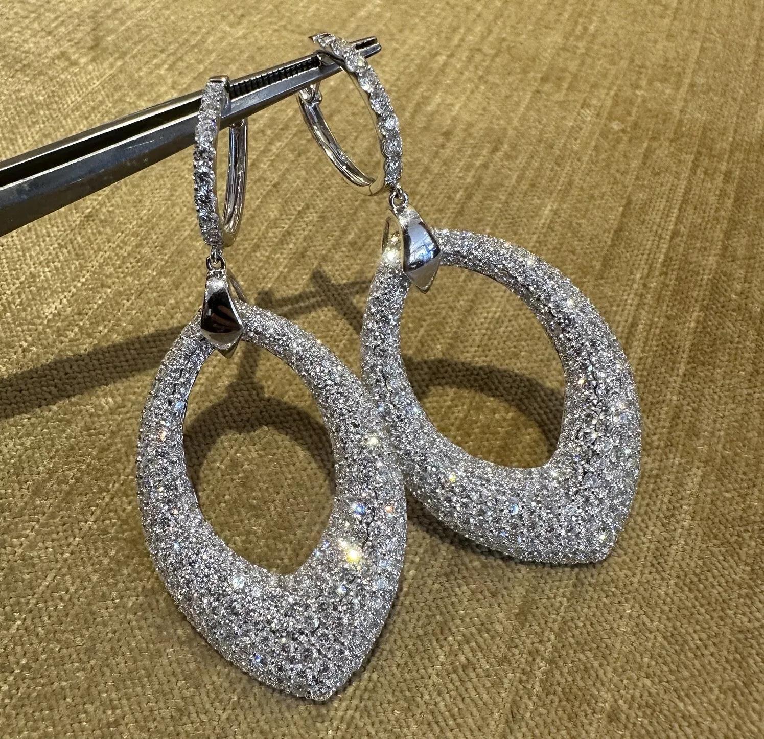 Large Pave Diamond Drop Earrings 10.90 carat total weight in 18k White Gold In Excellent Condition For Sale In La Jolla, CA
