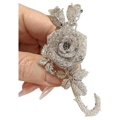 Alfiler/broche grande de rosa con diamantes en pavé 11,22 quilates de peso total en platino