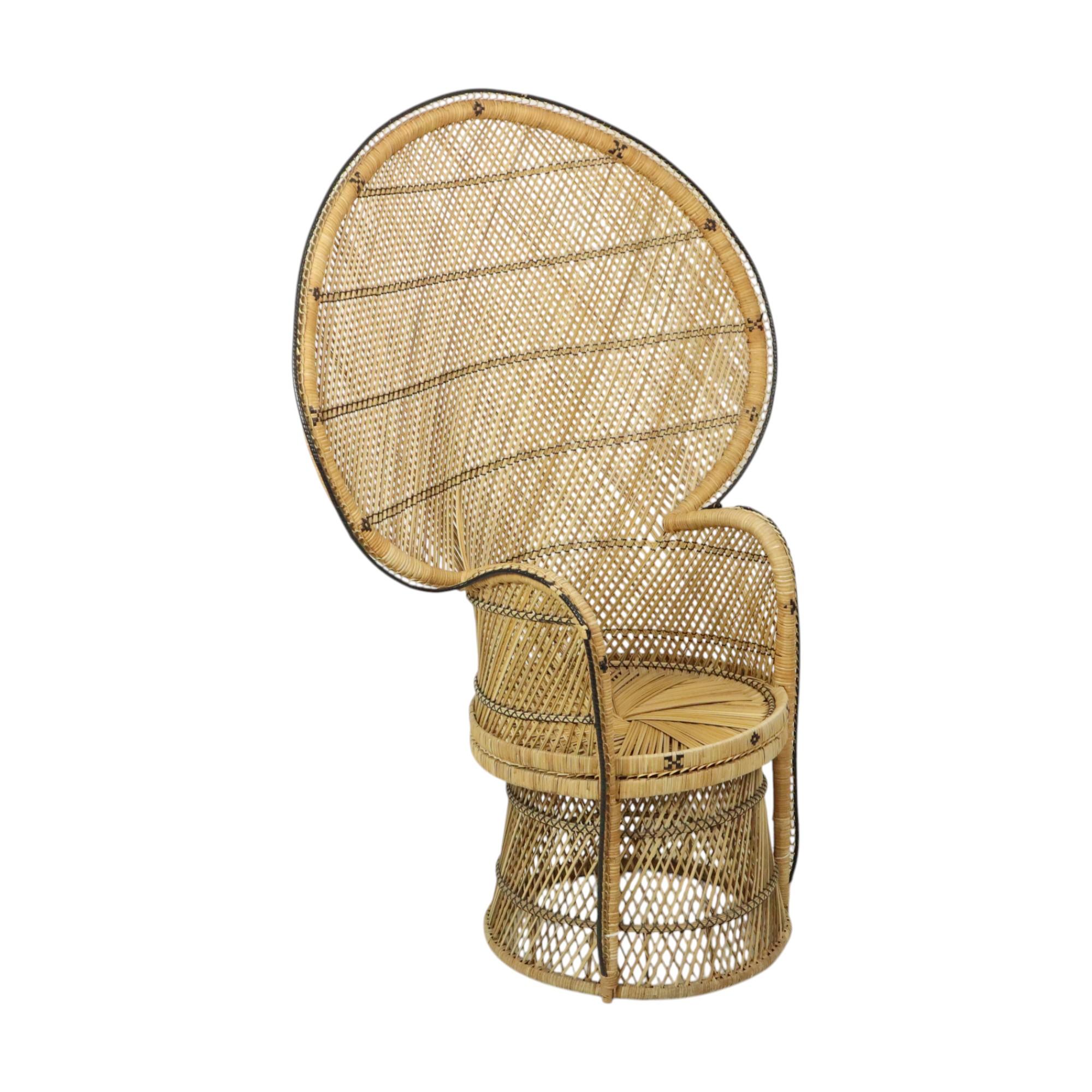 Großer Pfau Stuhl Rattan Emanuelle Stuhl XL Boho Style 149cm (Böhmisch) im Angebot
