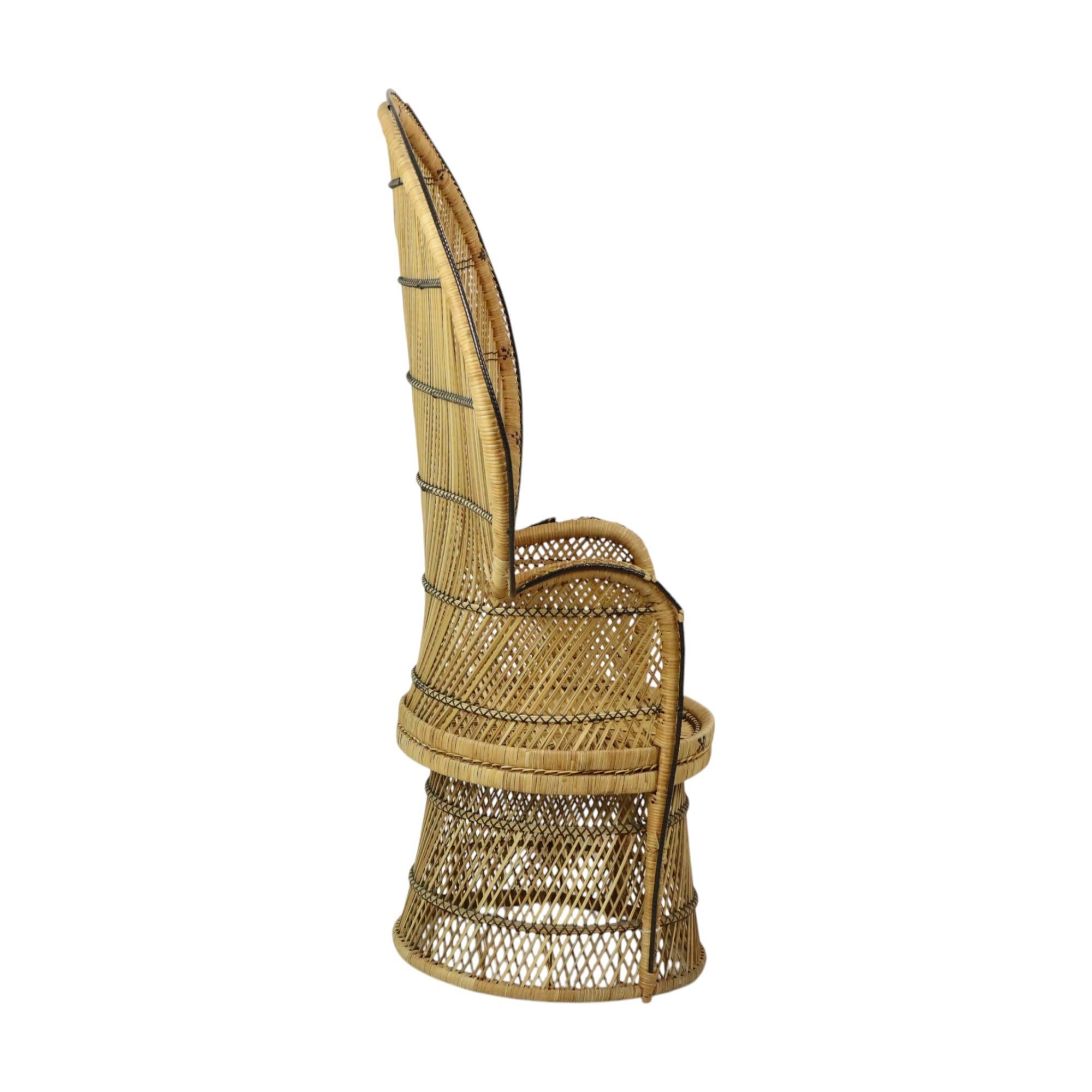 Großer Pfau Stuhl Rattan Emanuelle Stuhl XL Boho Style 149cm (Mitte des 20. Jahrhunderts) im Angebot