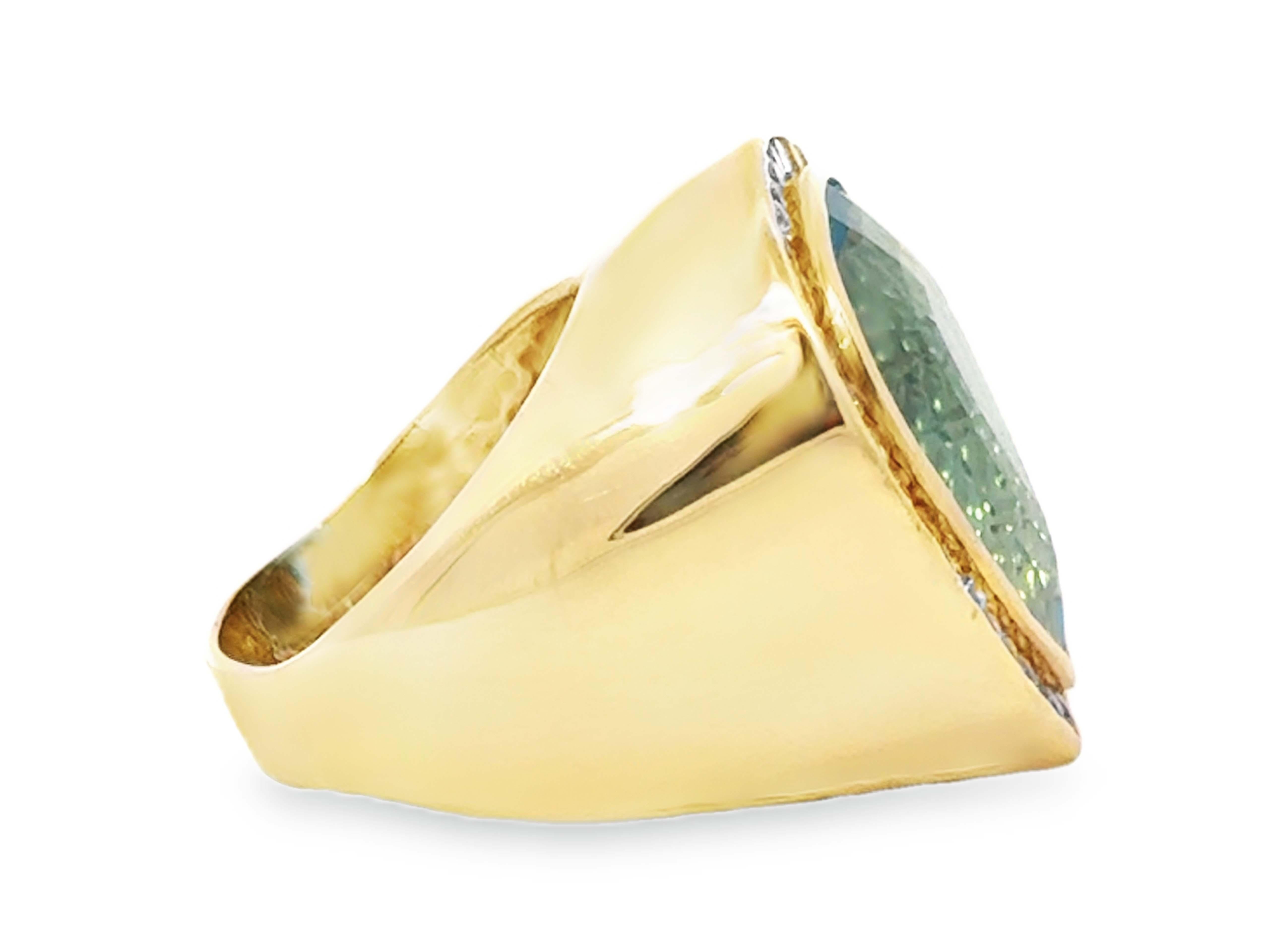 da uomo o donna Grande anello a forma di pera con topazio blu e diamanti in oro giallo 18 carati in vendita