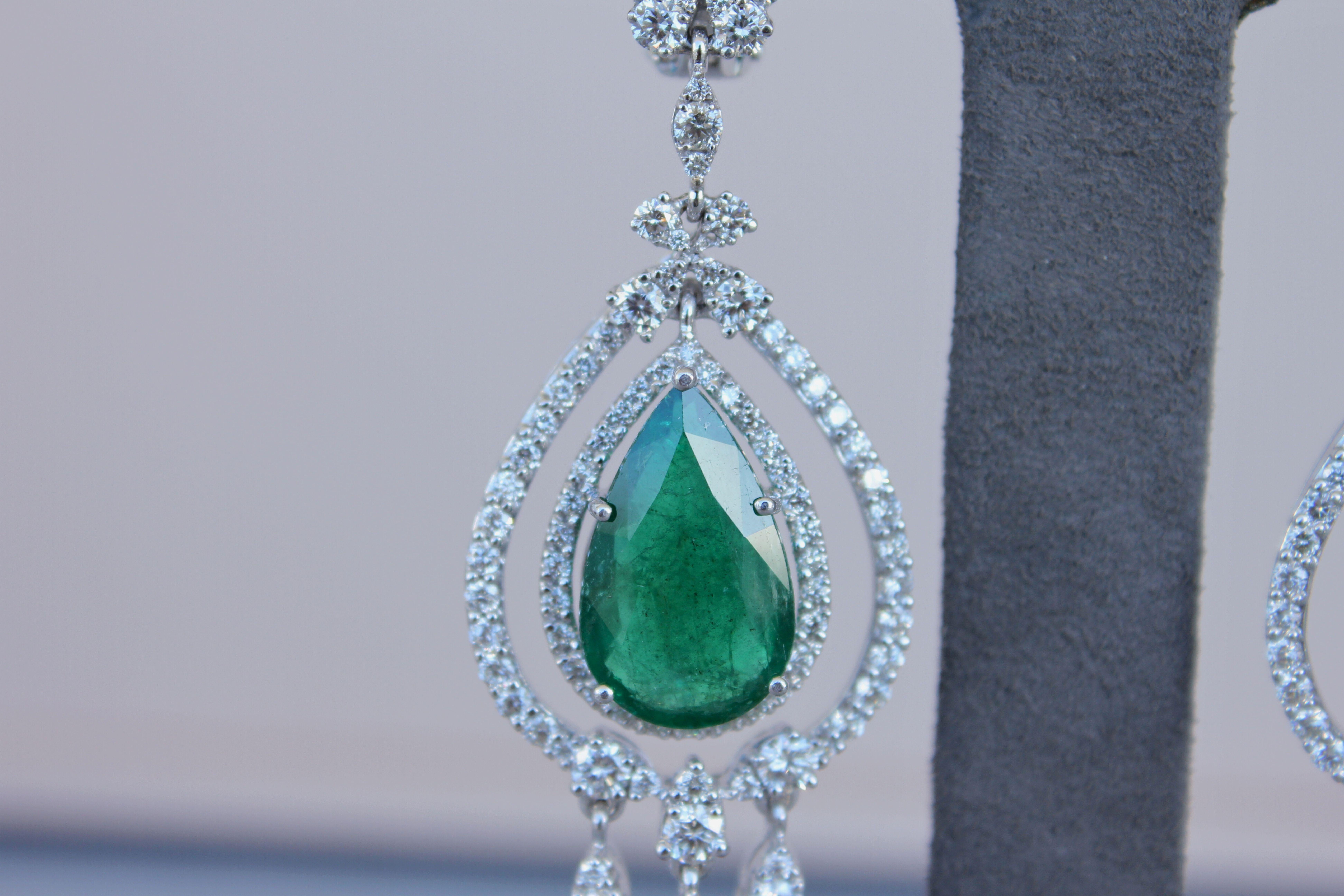 Large Pear-Shape Drop Emeralds Diamond Chandelier 18K White Gold Unique Earrings For Sale 7
