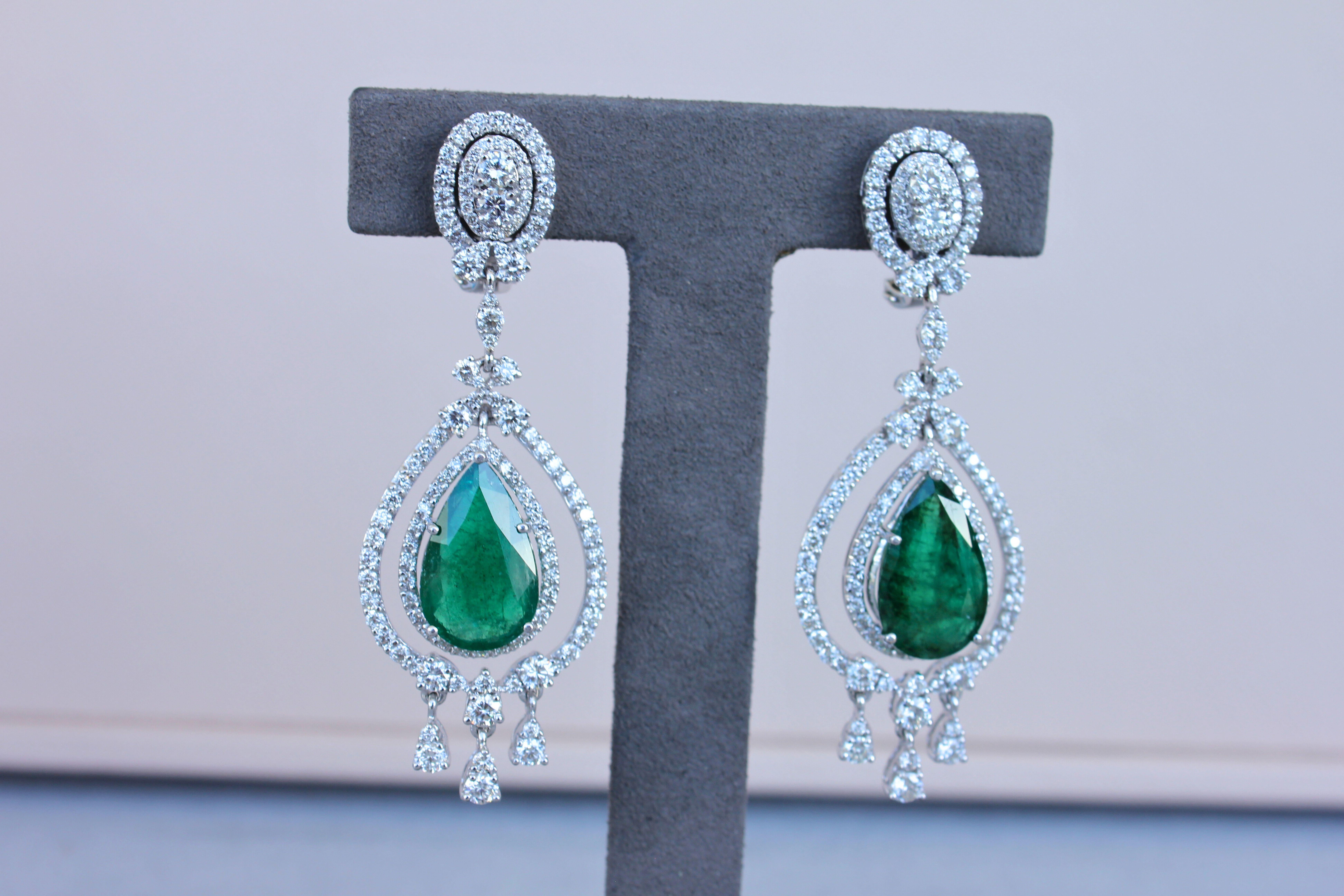 Large Pear-Shape Drop Emeralds Diamond Chandelier 18K White Gold Unique Earrings For Sale 1