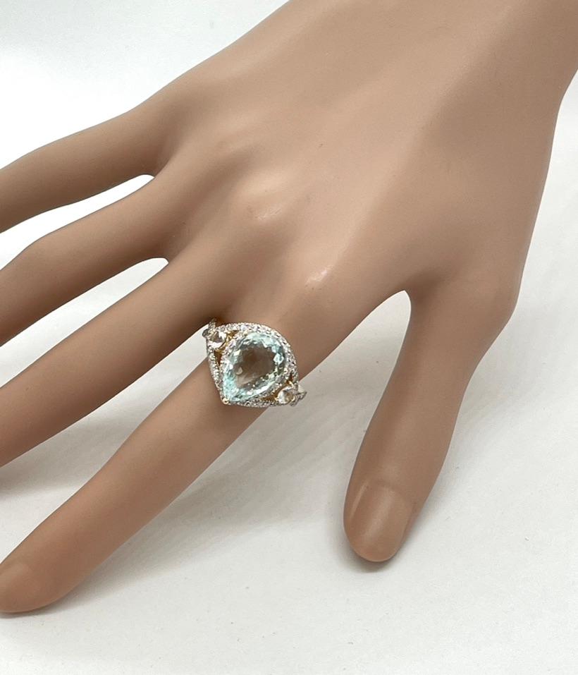 Großes birnenförmiges hellblaues natürliches Aquamarin-Diamant-Kleid-Ring Valuation (Zeitgenössisch) im Angebot