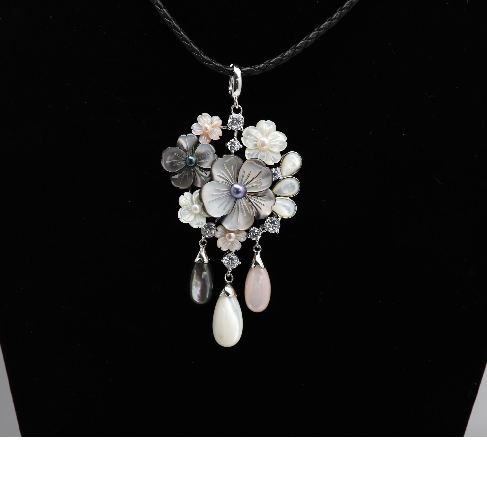 Large Pearl Necklace Mother of Pearl awesome flower Pendant sterling silver 925 For Sale 5