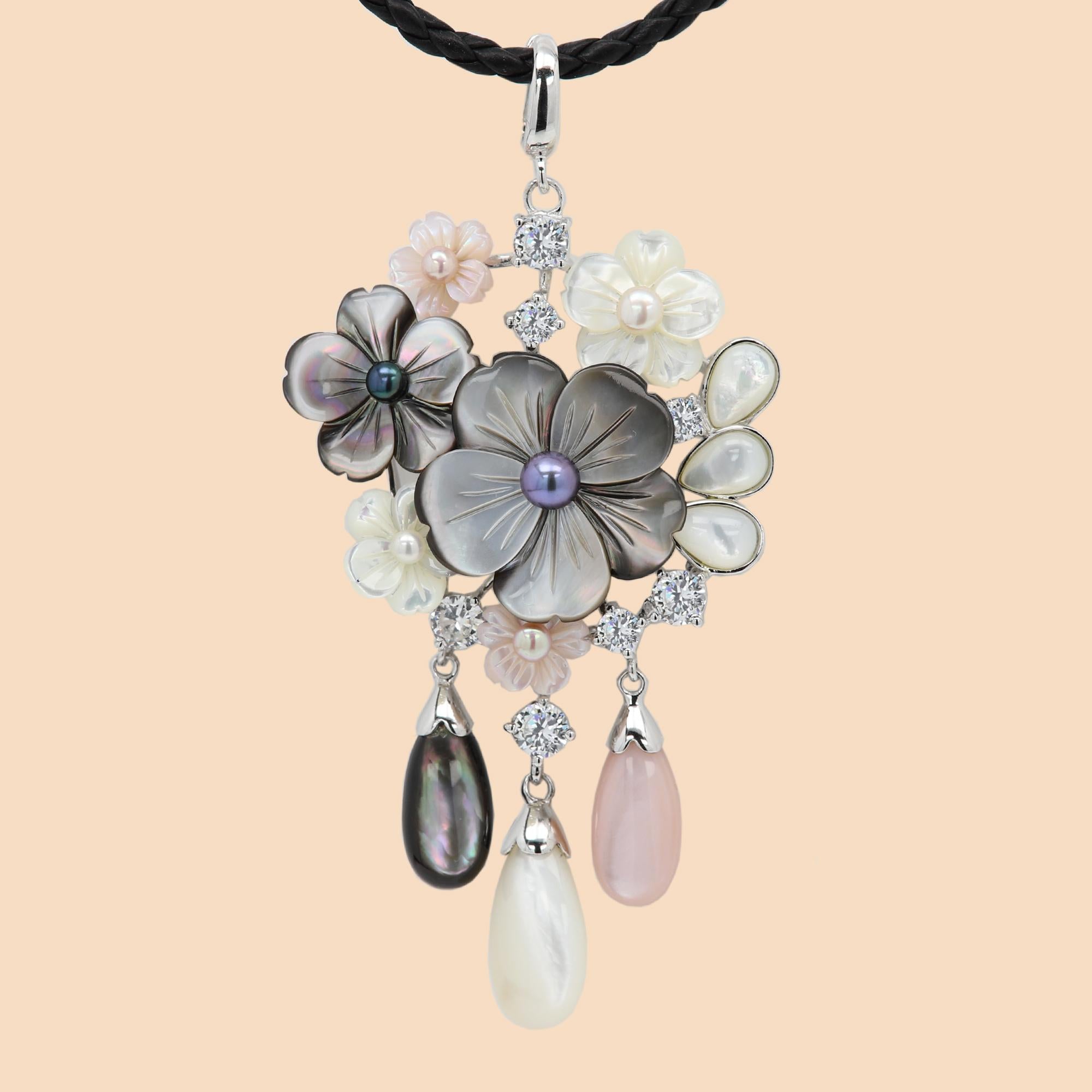 Large Pearl Necklace Mother of Pearl awesome flower Pendant sterling silver 925 For Sale 4