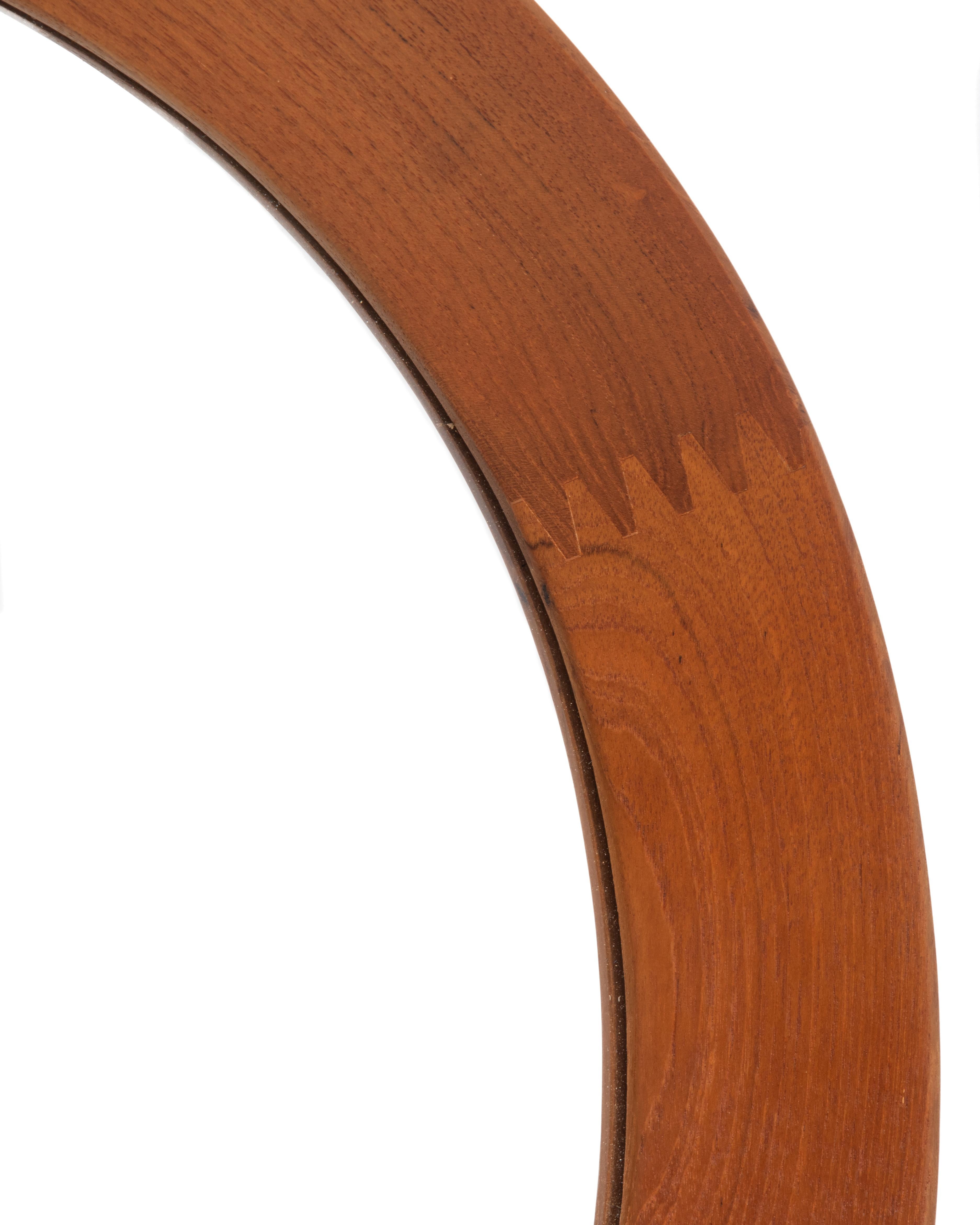 Milieu du XXe siècle Grand miroir rond en teck massif danois Pedersen & Hansen Vibi J. Finger Joints en vente