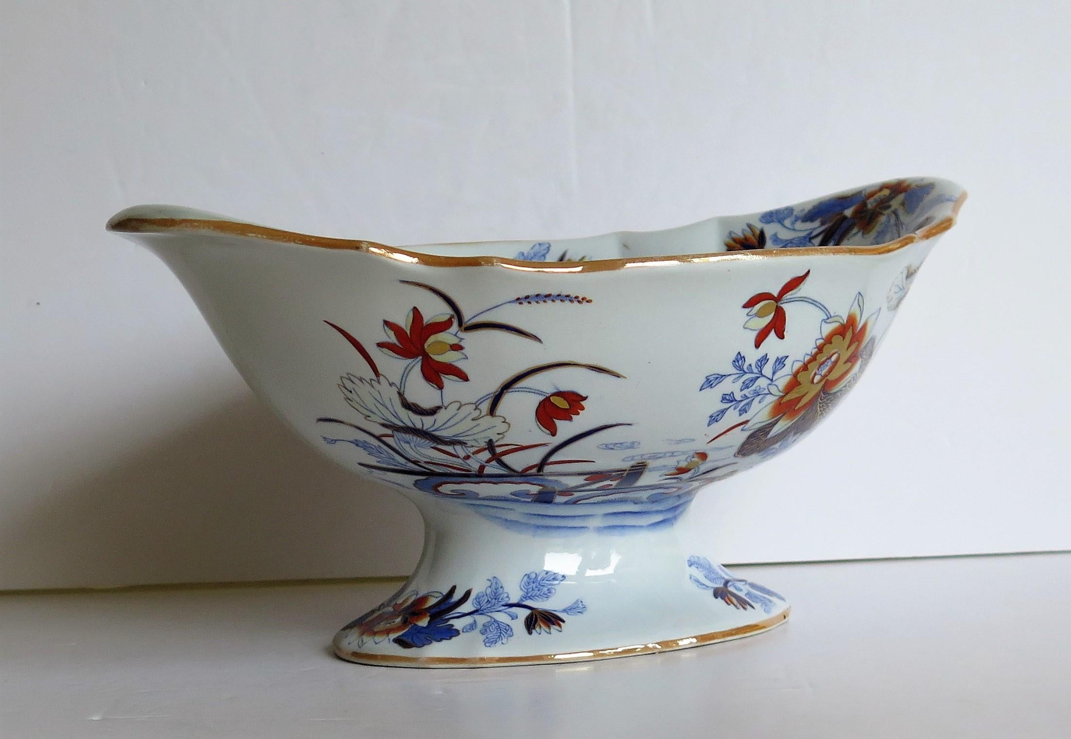 Gran centro de mesa con cuenco de pedestal de Wedgwood Stone China Ptn 1156, hacia 1840 Pintado a mano en venta